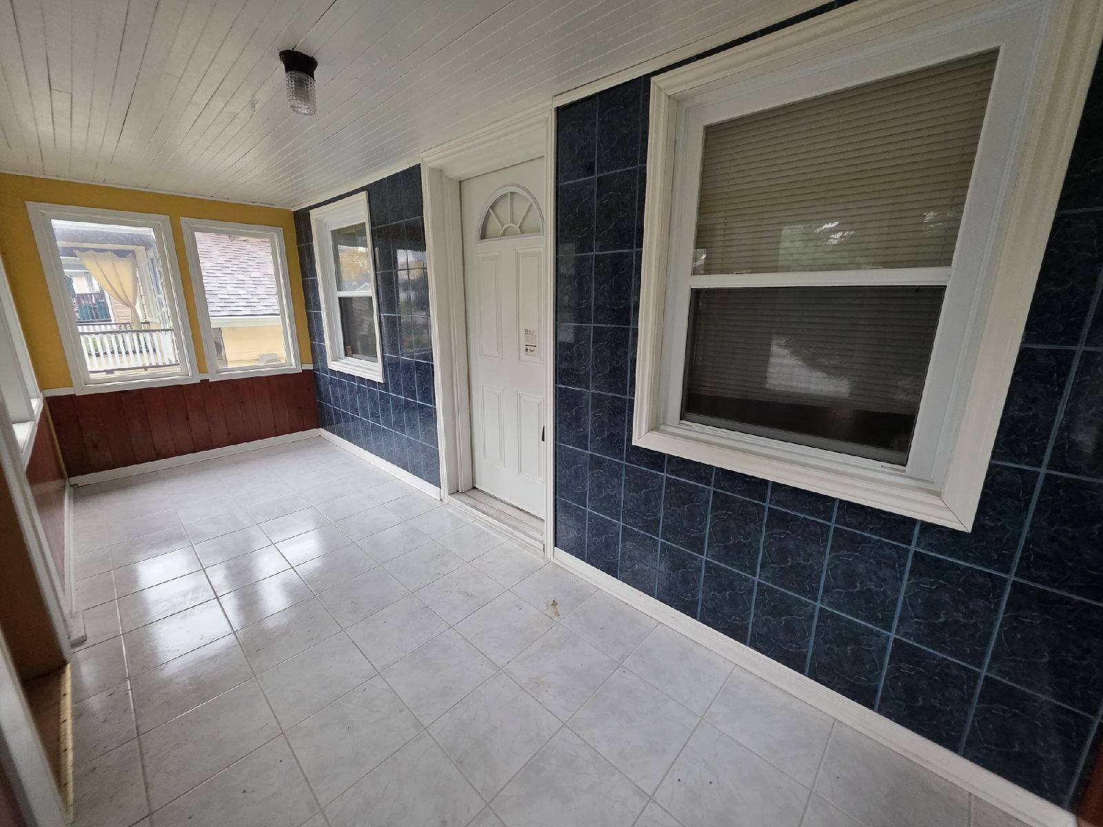 Niagara Falls, ON L2G 2G1,6414 Taylor ST