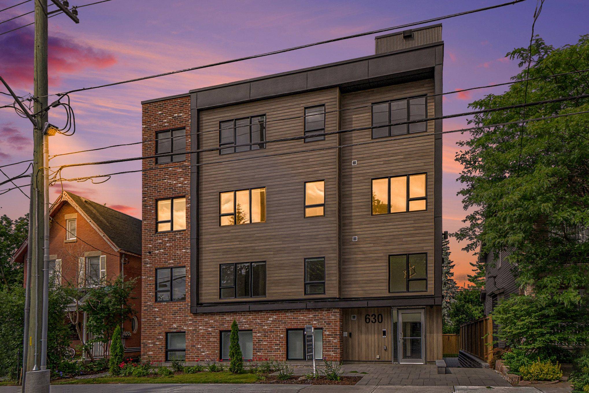 Carlingwood - Westboro And Area, ON K1Z 5E8,630 Churchill AVE N #302