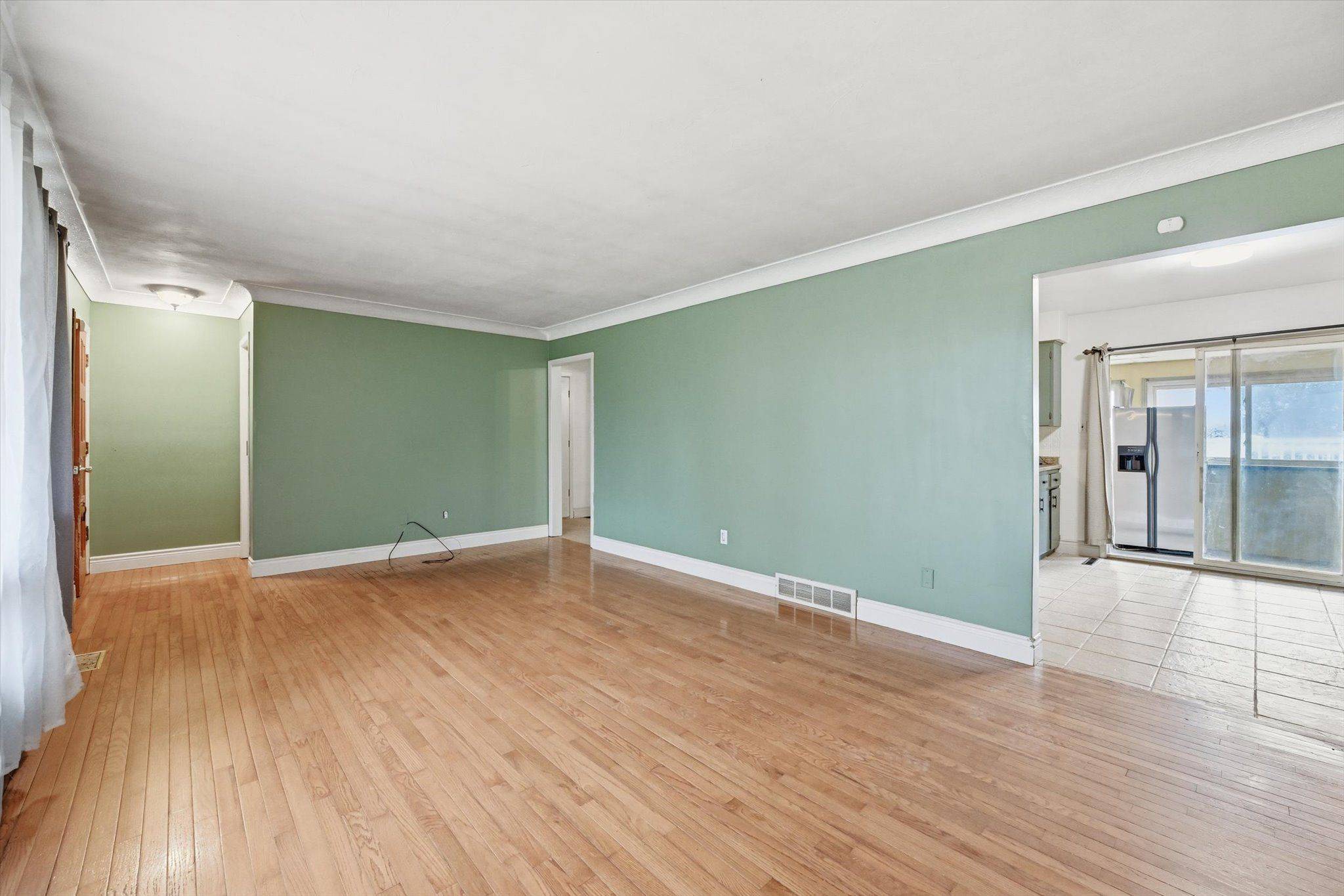 West Lincoln, ON L0R 1E0,8520 Sixteen RD