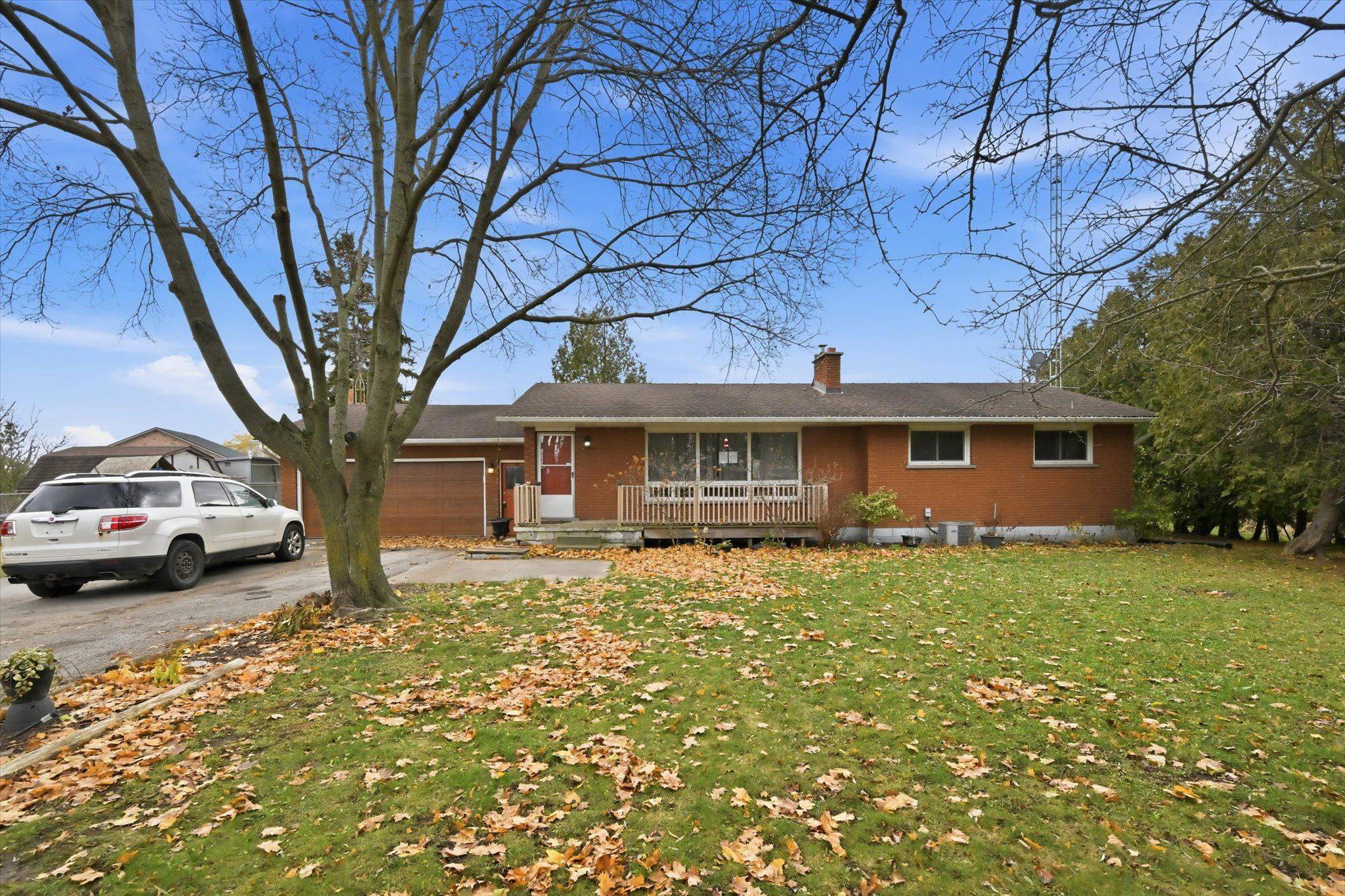 West Lincoln, ON L0R 1E0,8520 Sixteen RD