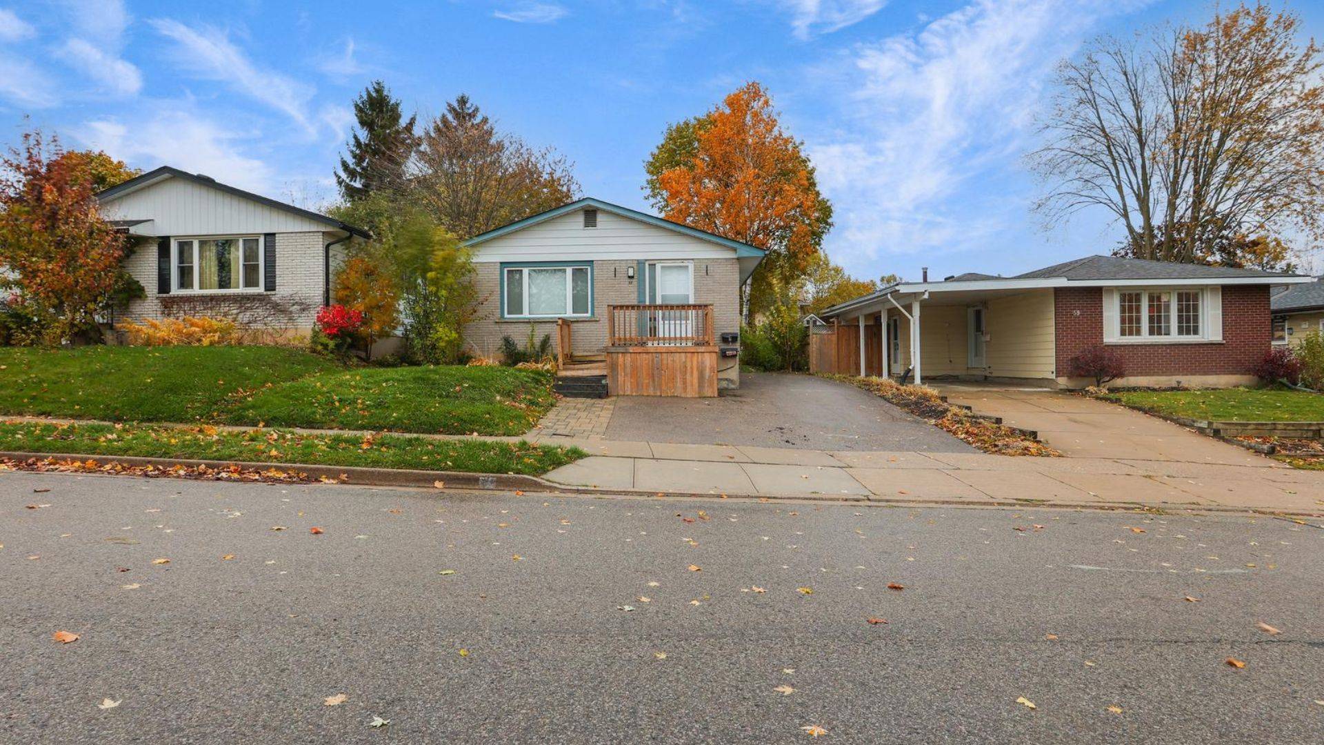 Kitchener, ON N2N 1H5,55 Silver Aspen CRES ##UPPER