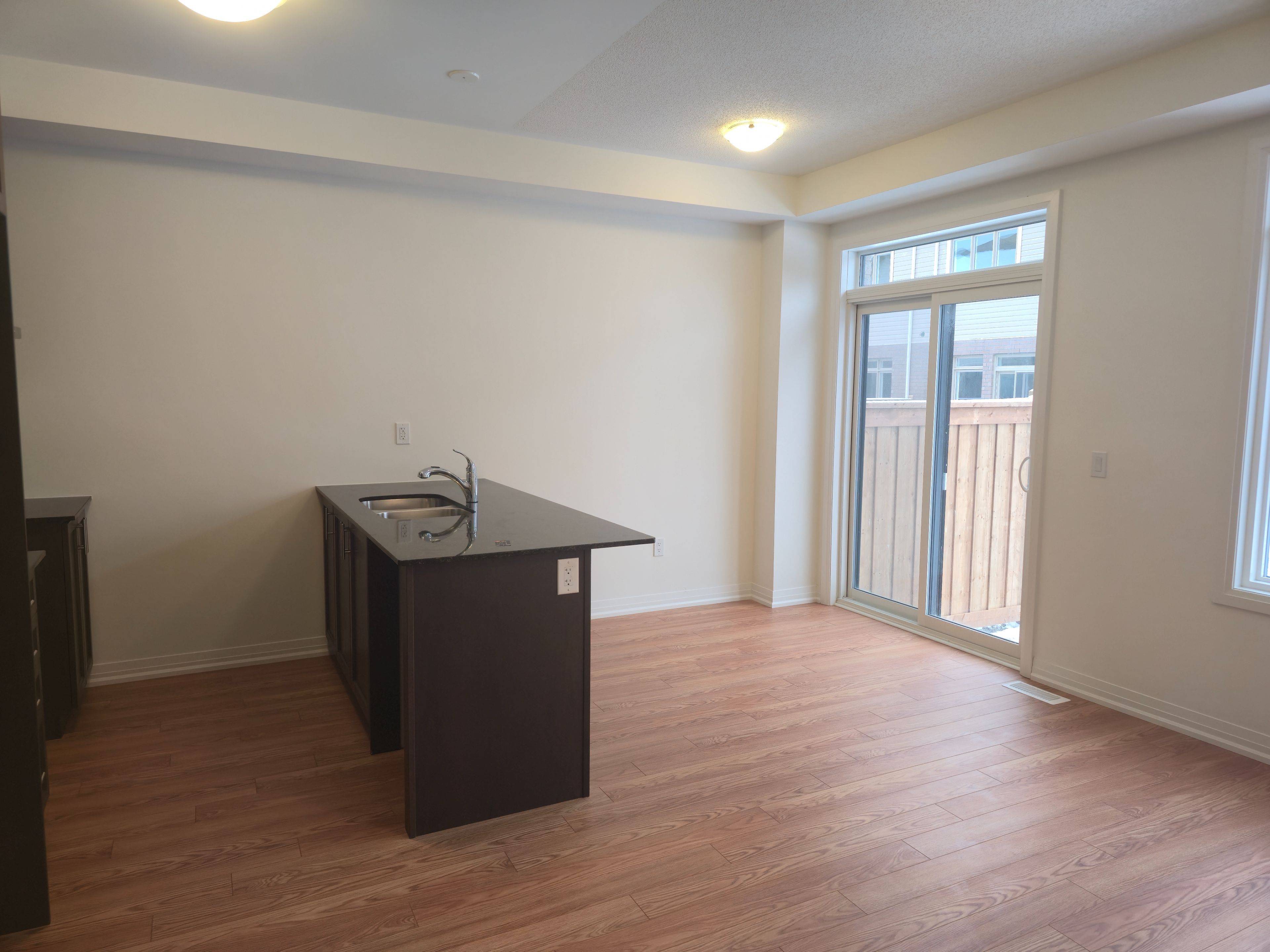 Hamilton, ON L0R 1W0,474 Provident WAY #22