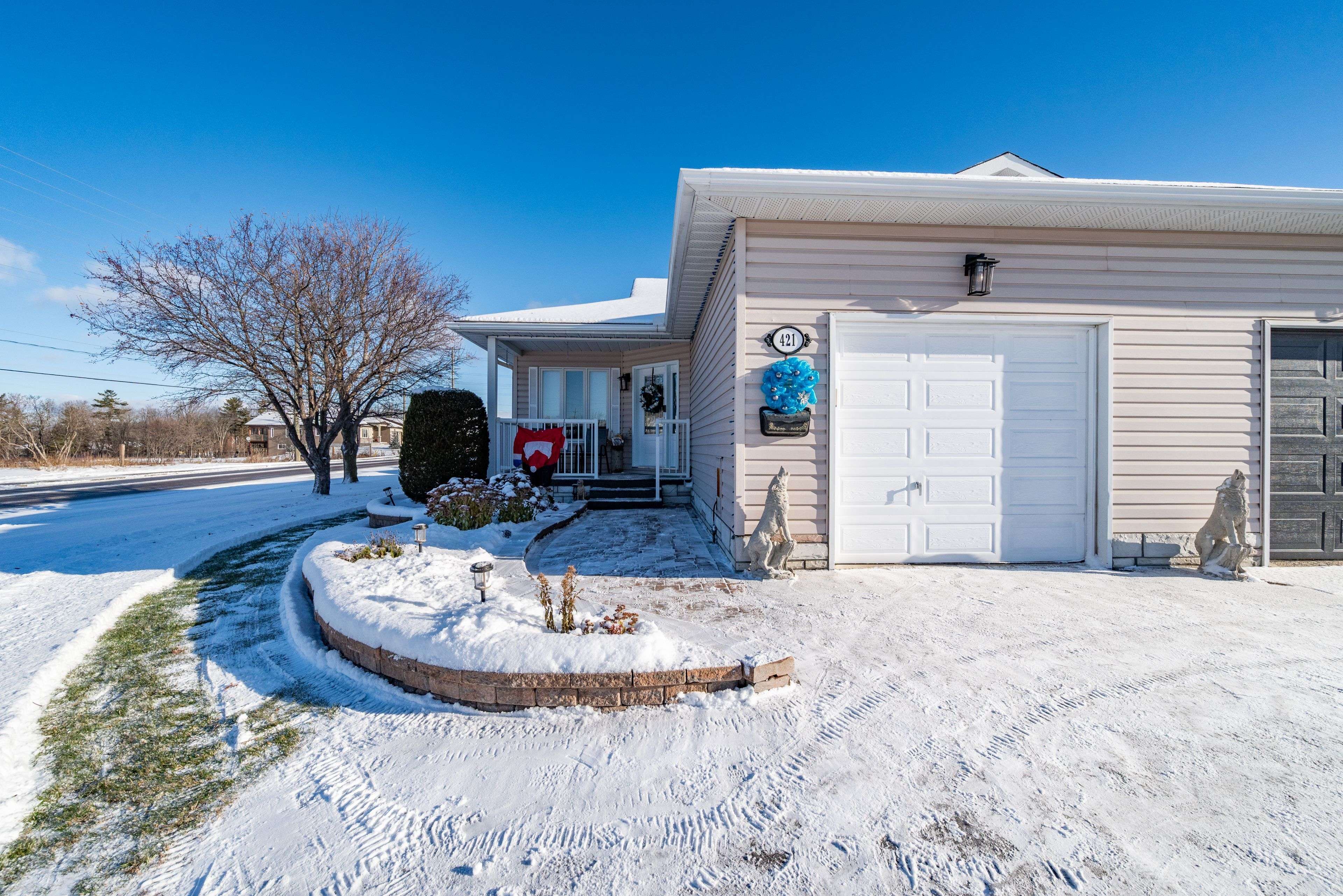 Renfrew, ON K7V 4L4,421 Mayhew ST