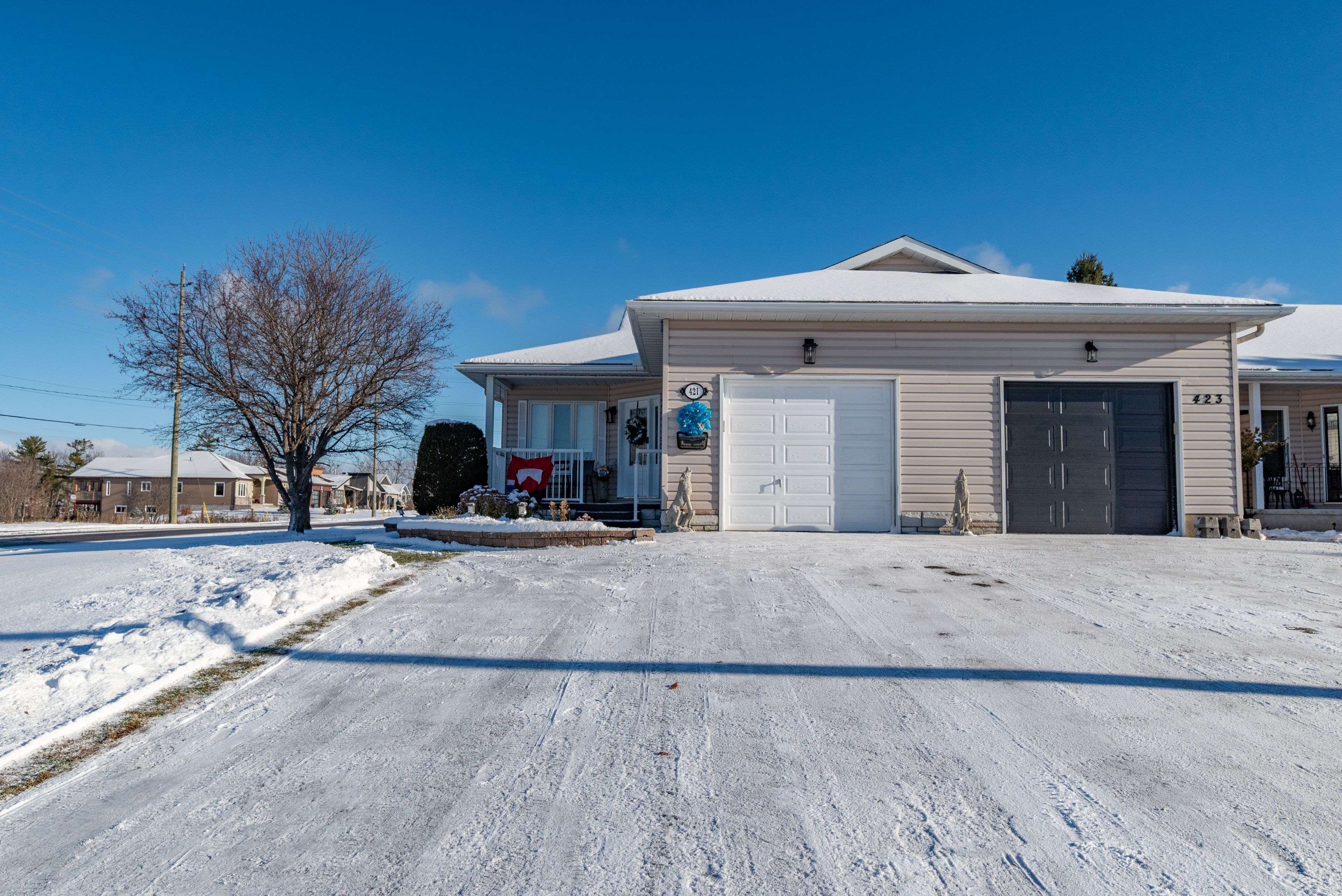 Renfrew, ON K7V 4L4,421 Mayhew ST