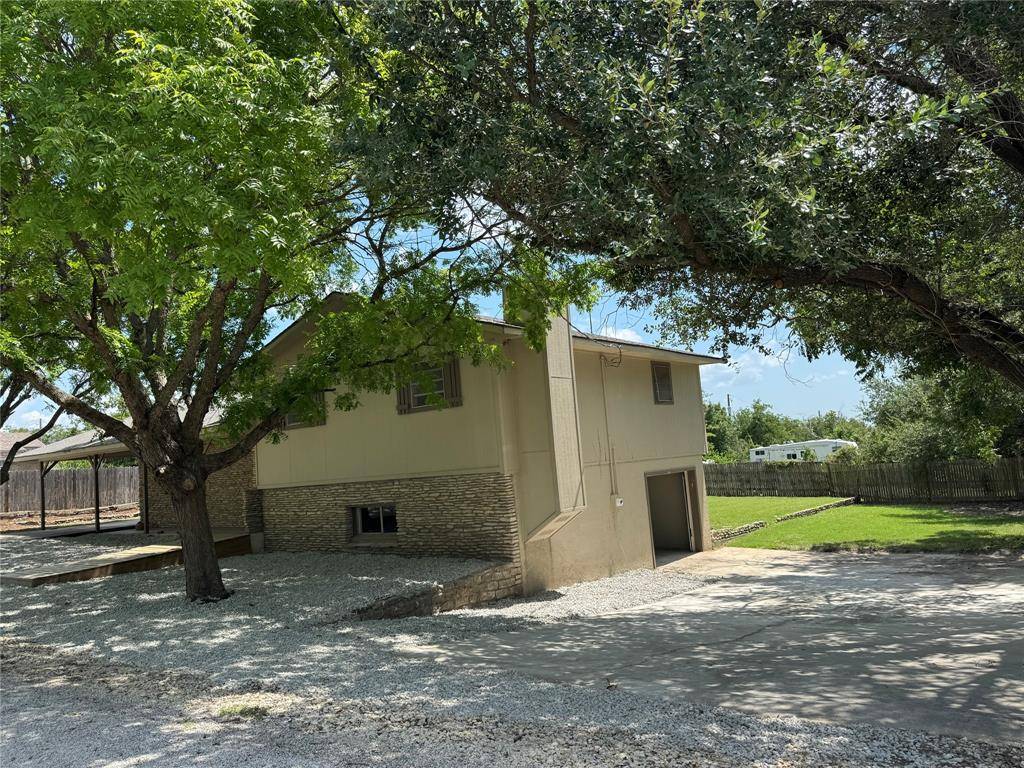 Hico, TX 76457,111 Lamar