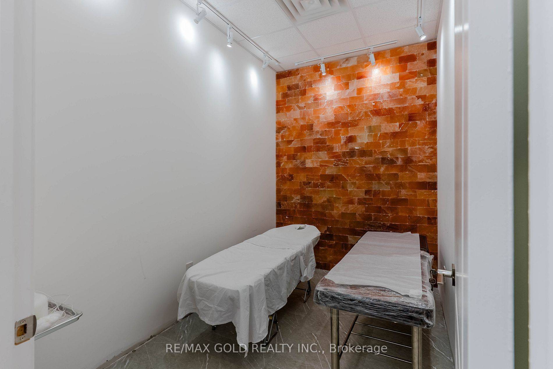 Brampton, ON L6P 4N5,11655 McVean DR #10