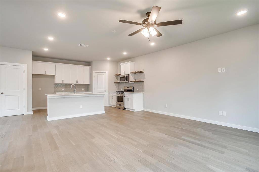 Arlington, TX 76001,4525 Hogans Alley Drive