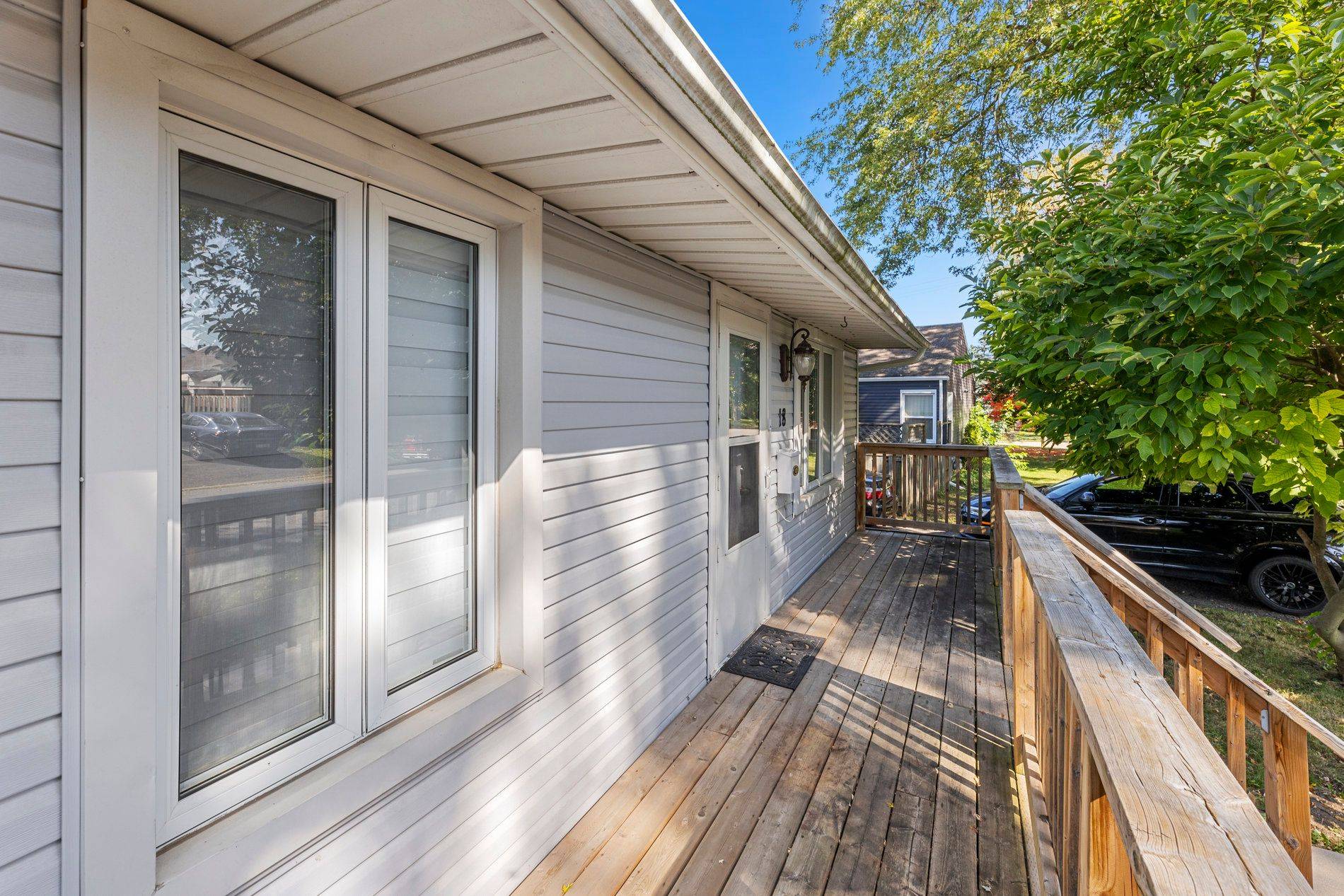 Ajax, ON L1S 1W1,18 Beech ST