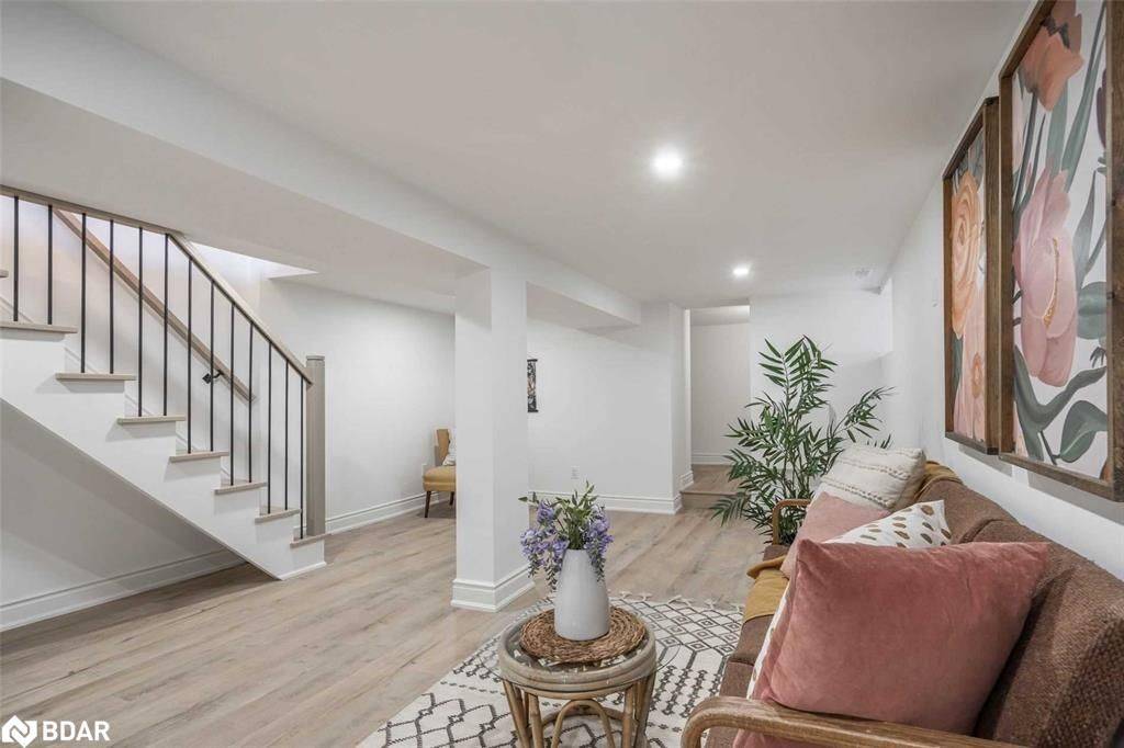 Hamilton, ON L8L 2V2,1 Edward ST #LOWER