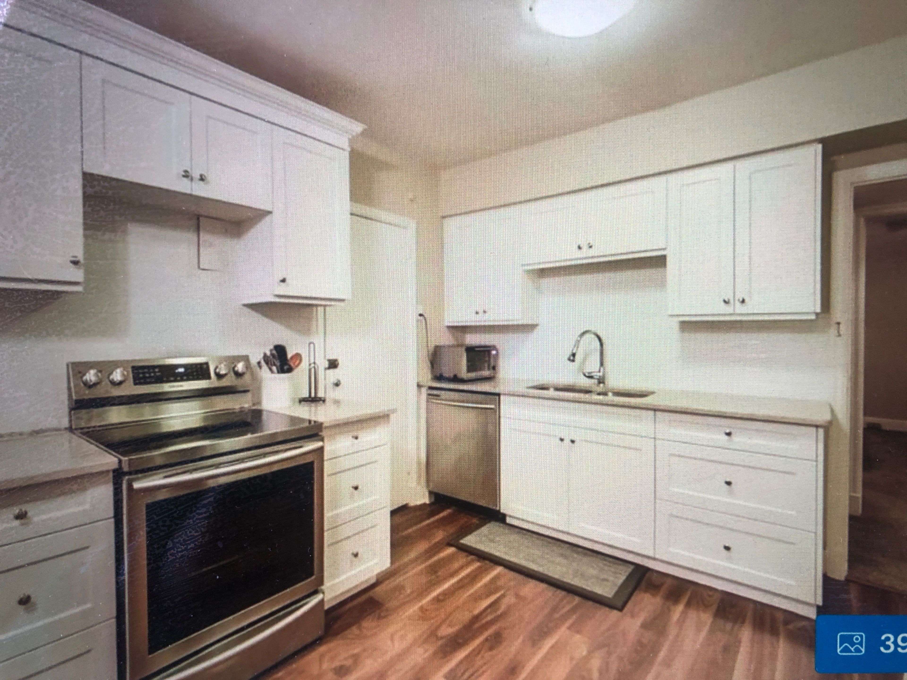 Toronto C04, ON M5N 2G5,1217 Avenue RD #4