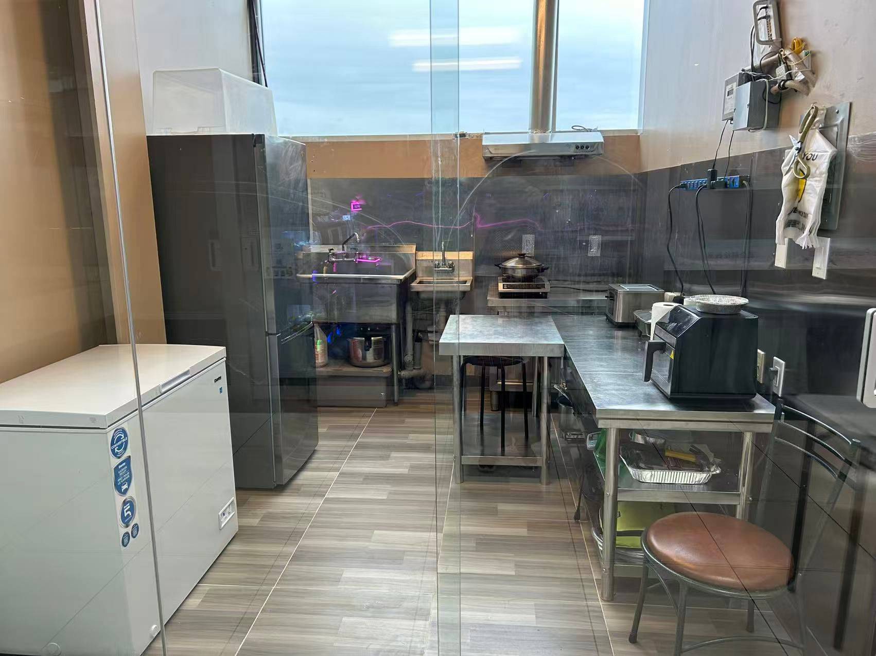 Markham, ON L3R 5T5,8339 Kennedy RD #2638