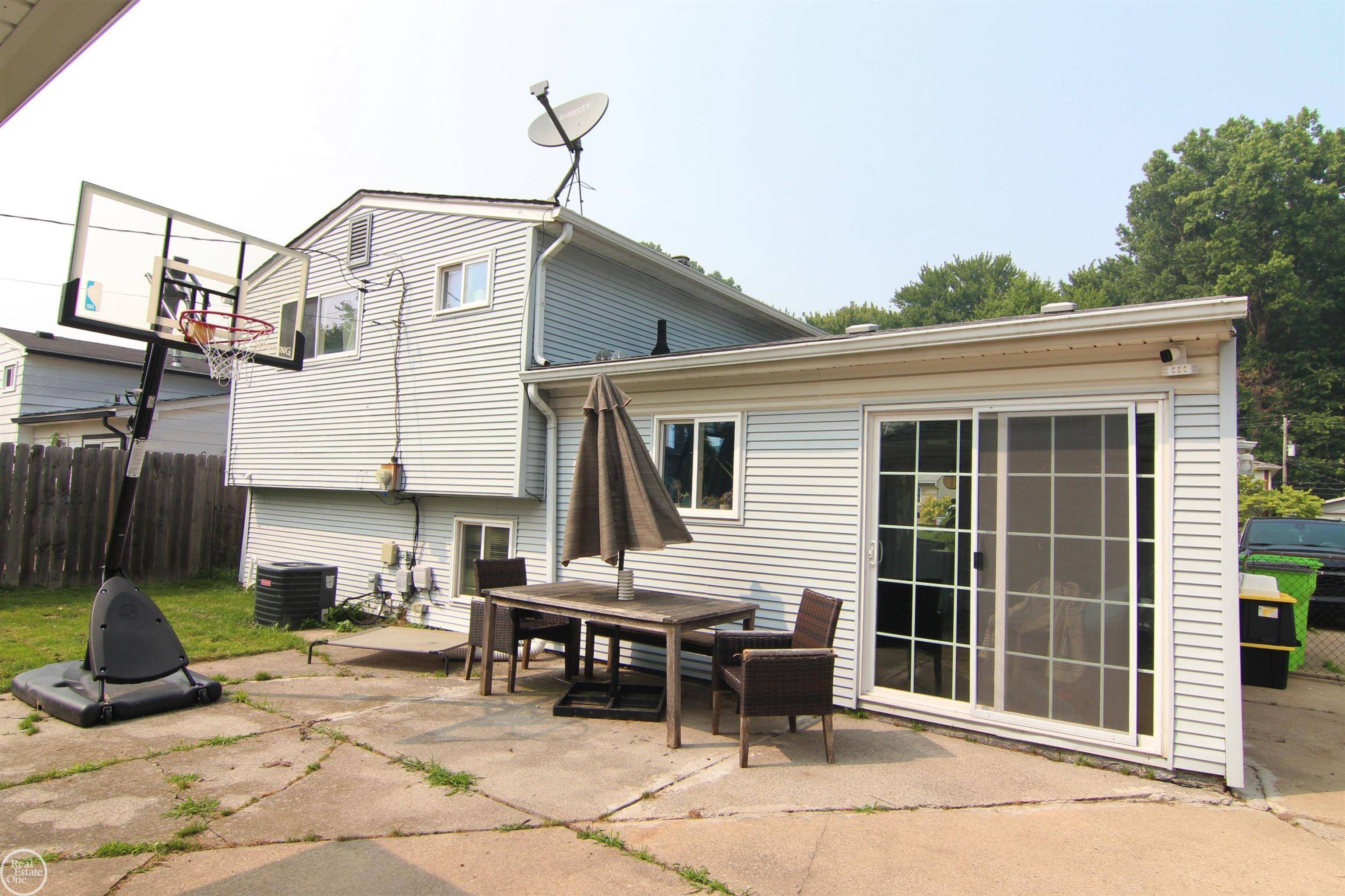 Harrison Twp, MI 48045,24954 Orchid