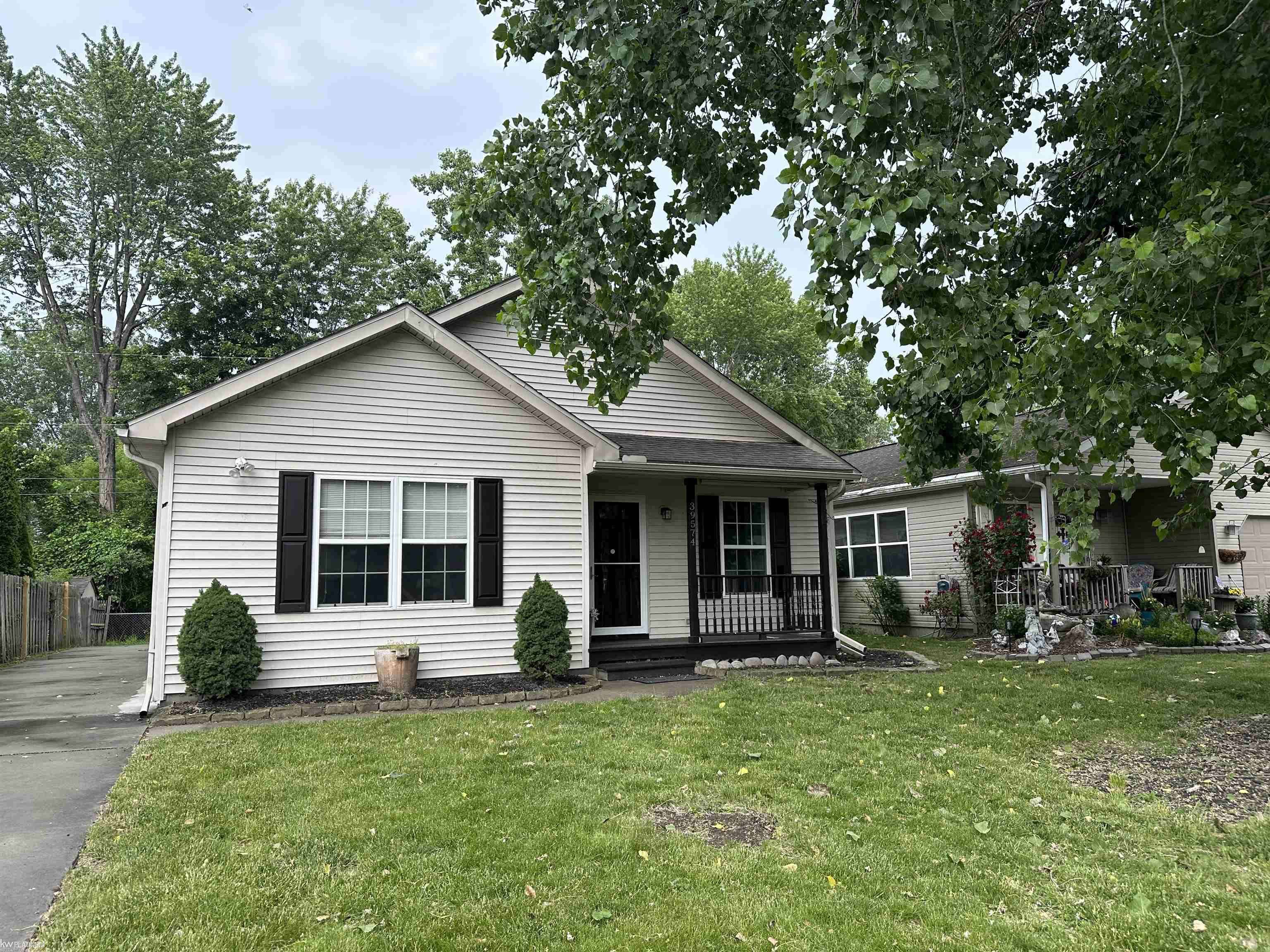 Harrison Twp, MI 48045,39574 MACOMBER