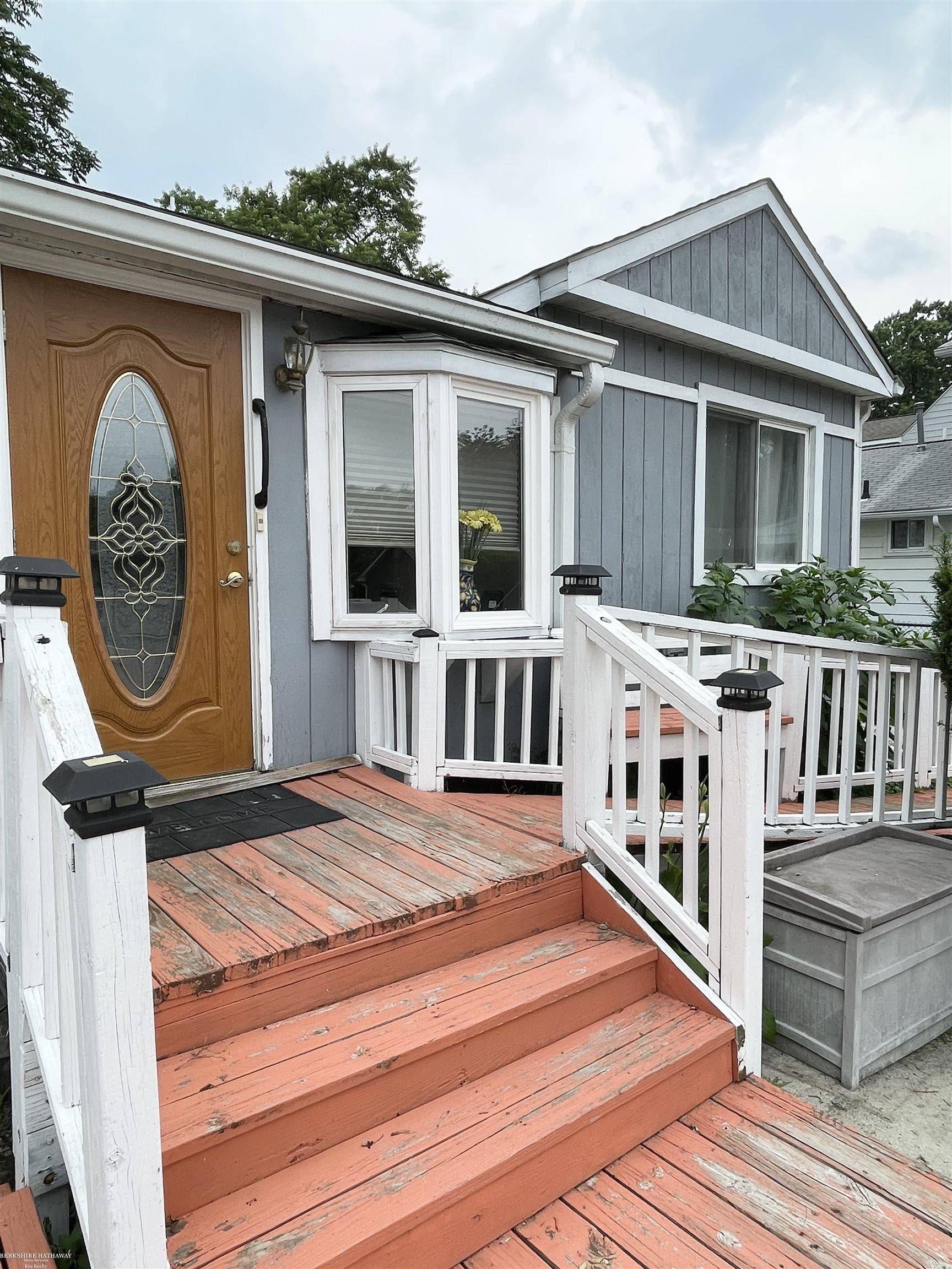 Harrison Twp, MI 48045,29070 Riverbank