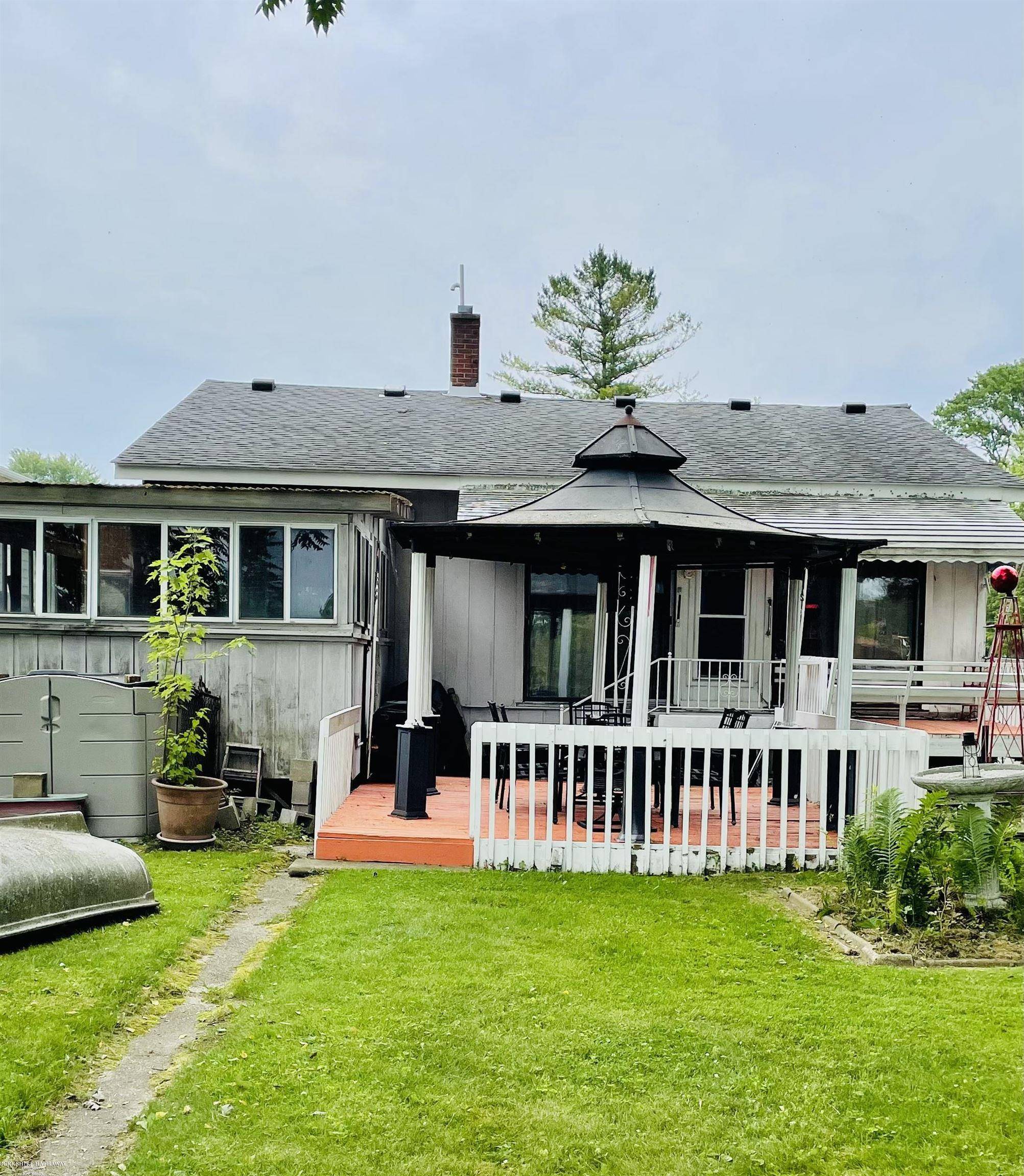 Harrison Twp, MI 48045,29070 Riverbank