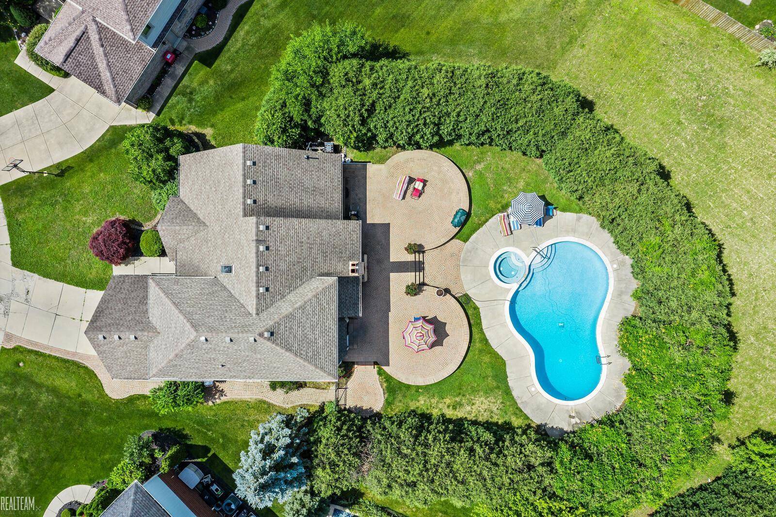 Clinton Township, MI 48038,19080 Livery