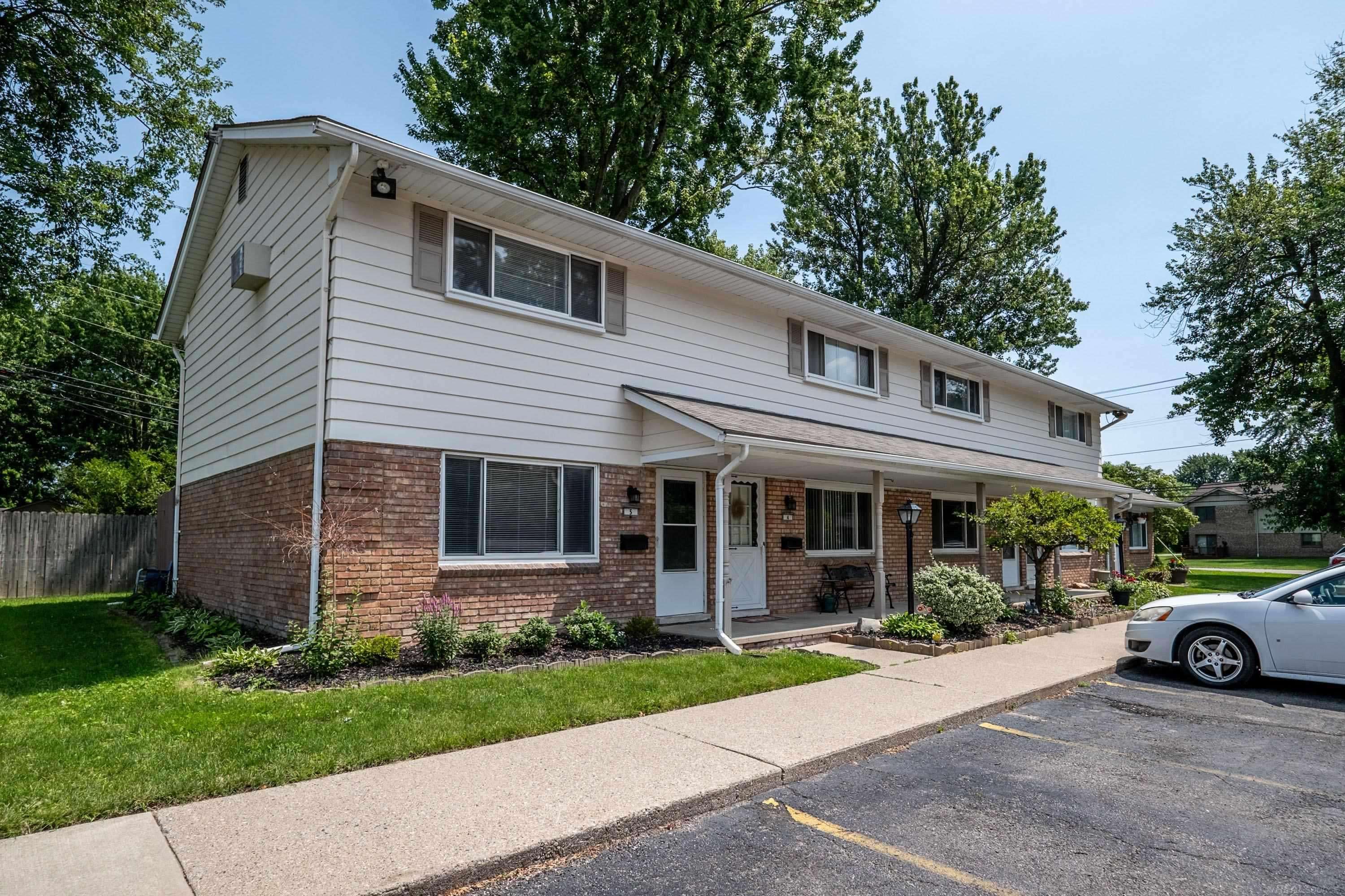 Harrison Twp, MI 48045,25725 SOUTH RIVER