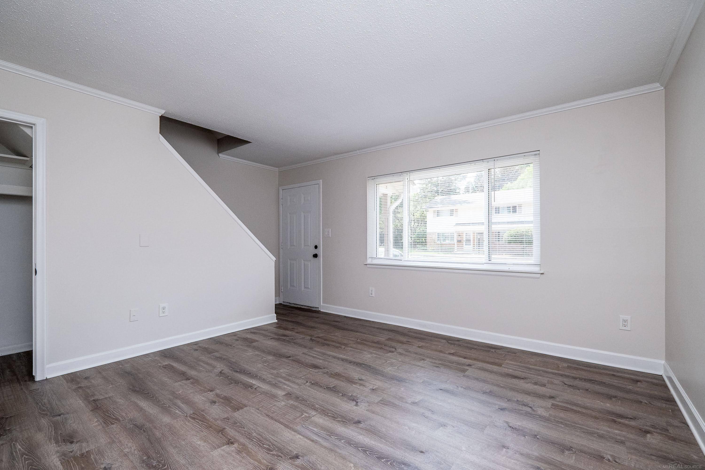 Harrison Twp, MI 48045,25725 SOUTH RIVER