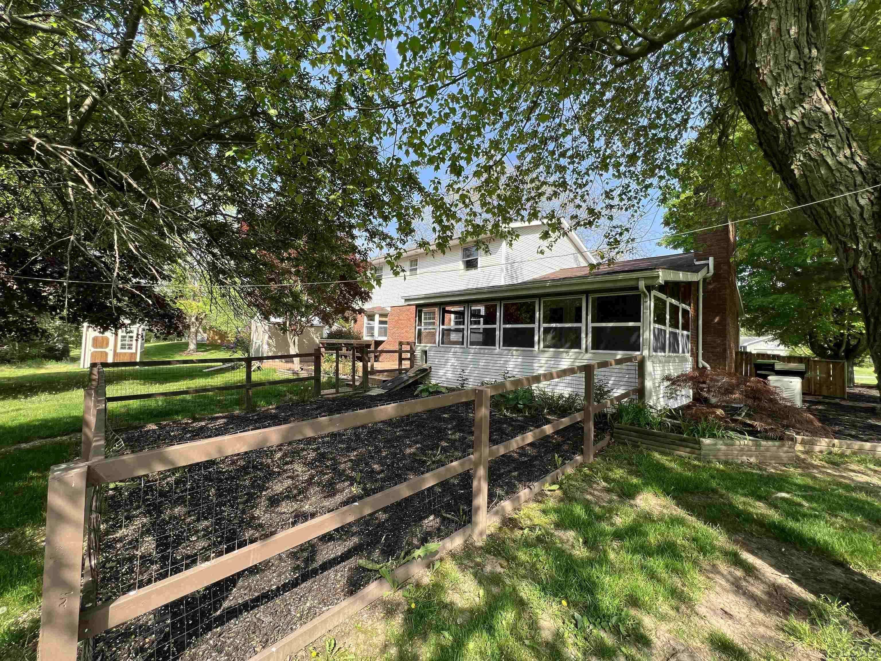 Adrian, MI 49221,575 Meadowbrook