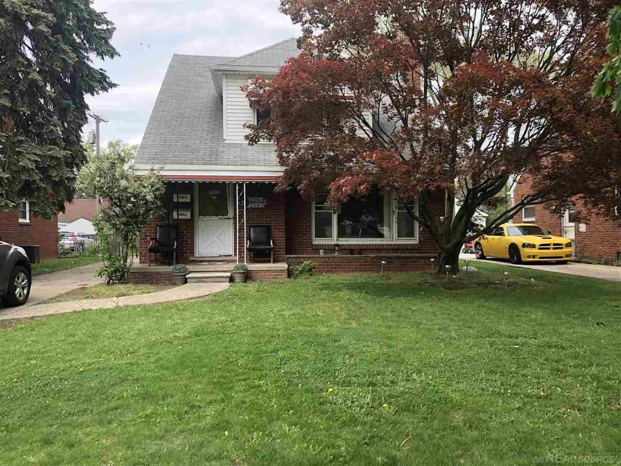 Grosse Pointe Woods, MI 48236,2062-64 Vernier RD