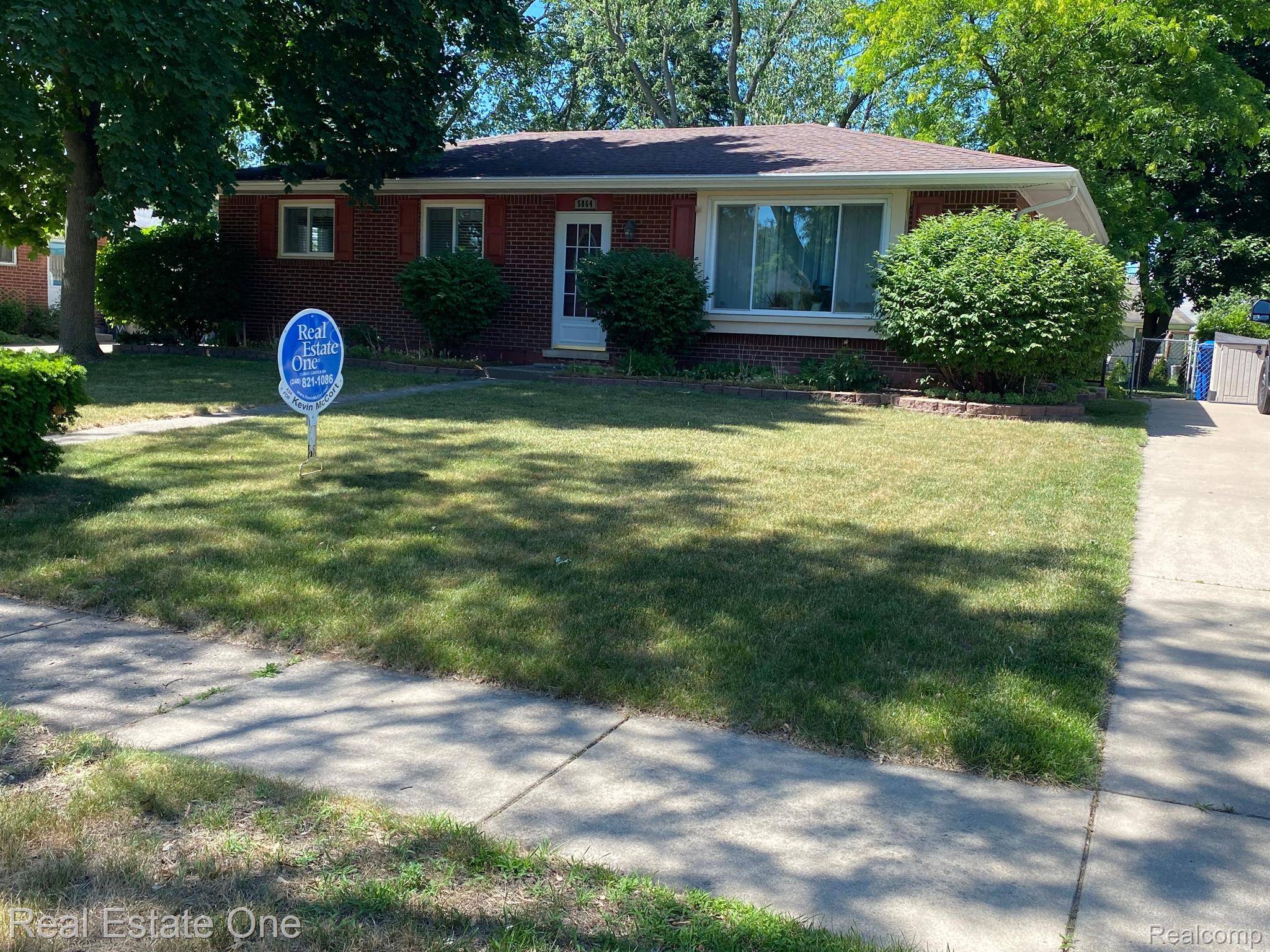 MI 48327,5864 LOCHLEVEN DR