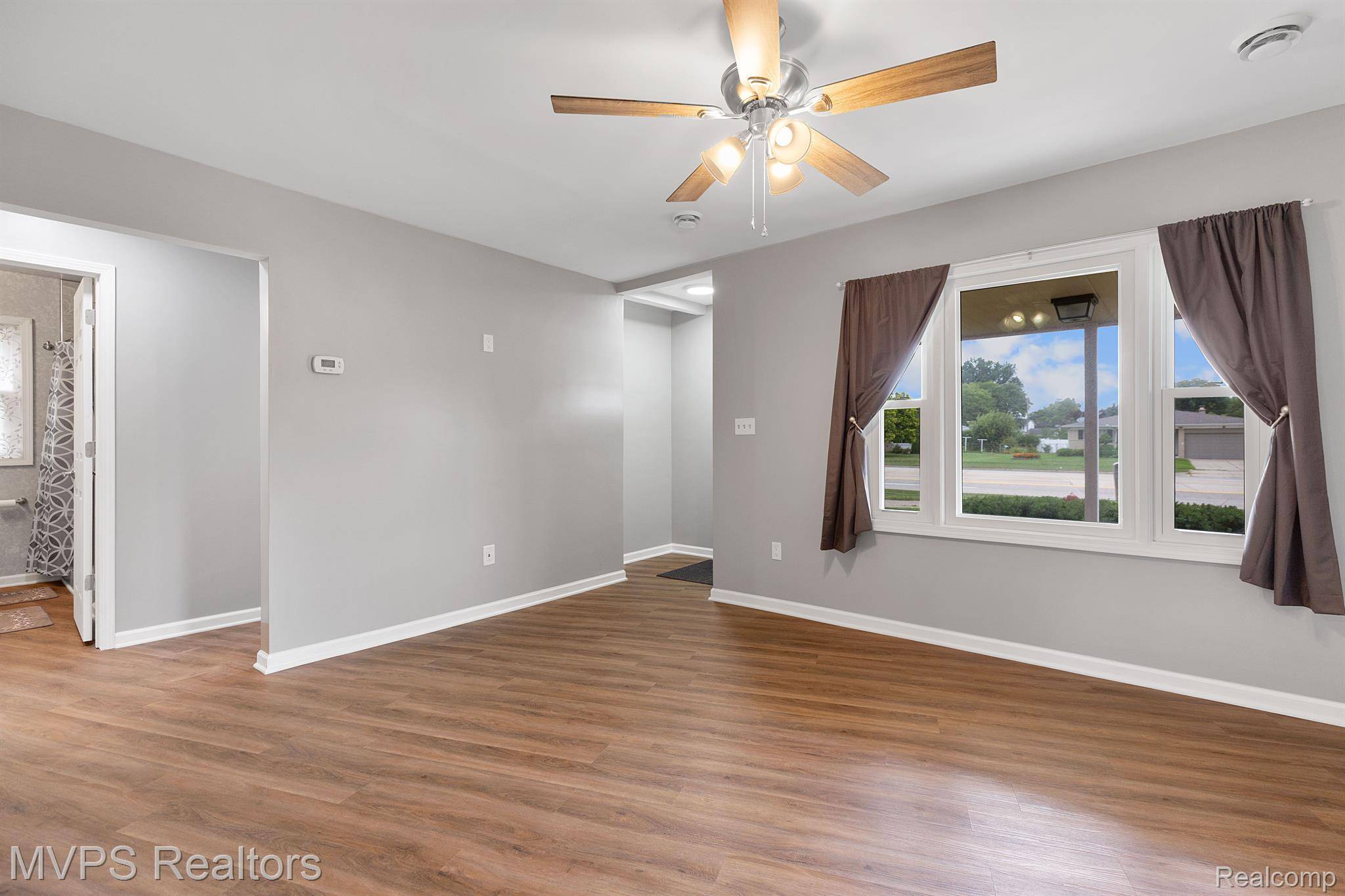 MI 48085,1250 E LONG LAKE RD