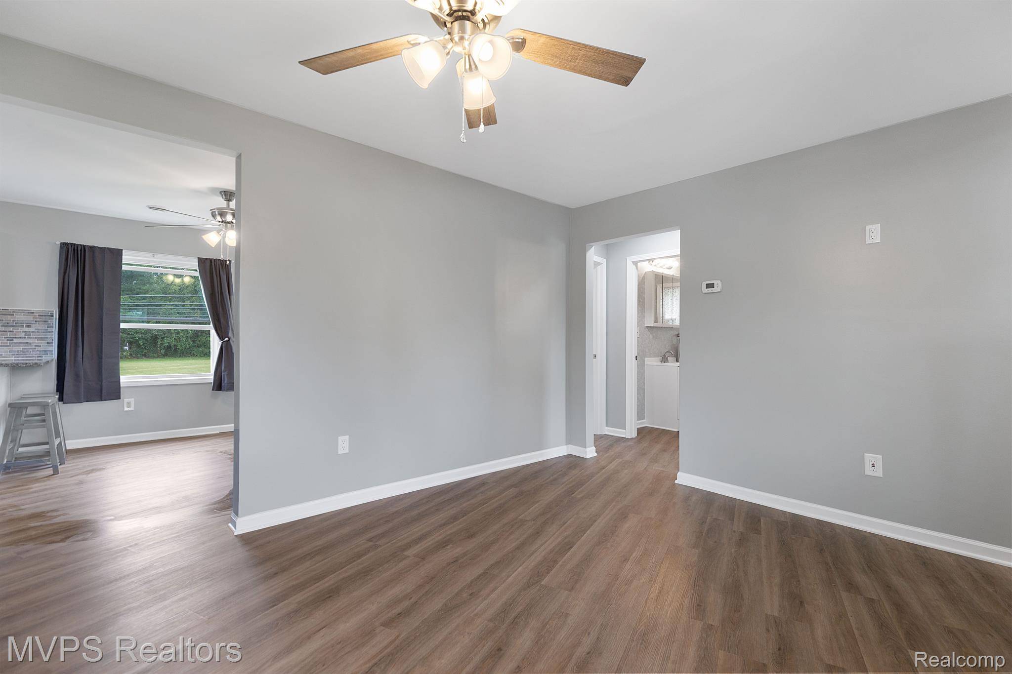 MI 48085,1250 E LONG LAKE RD