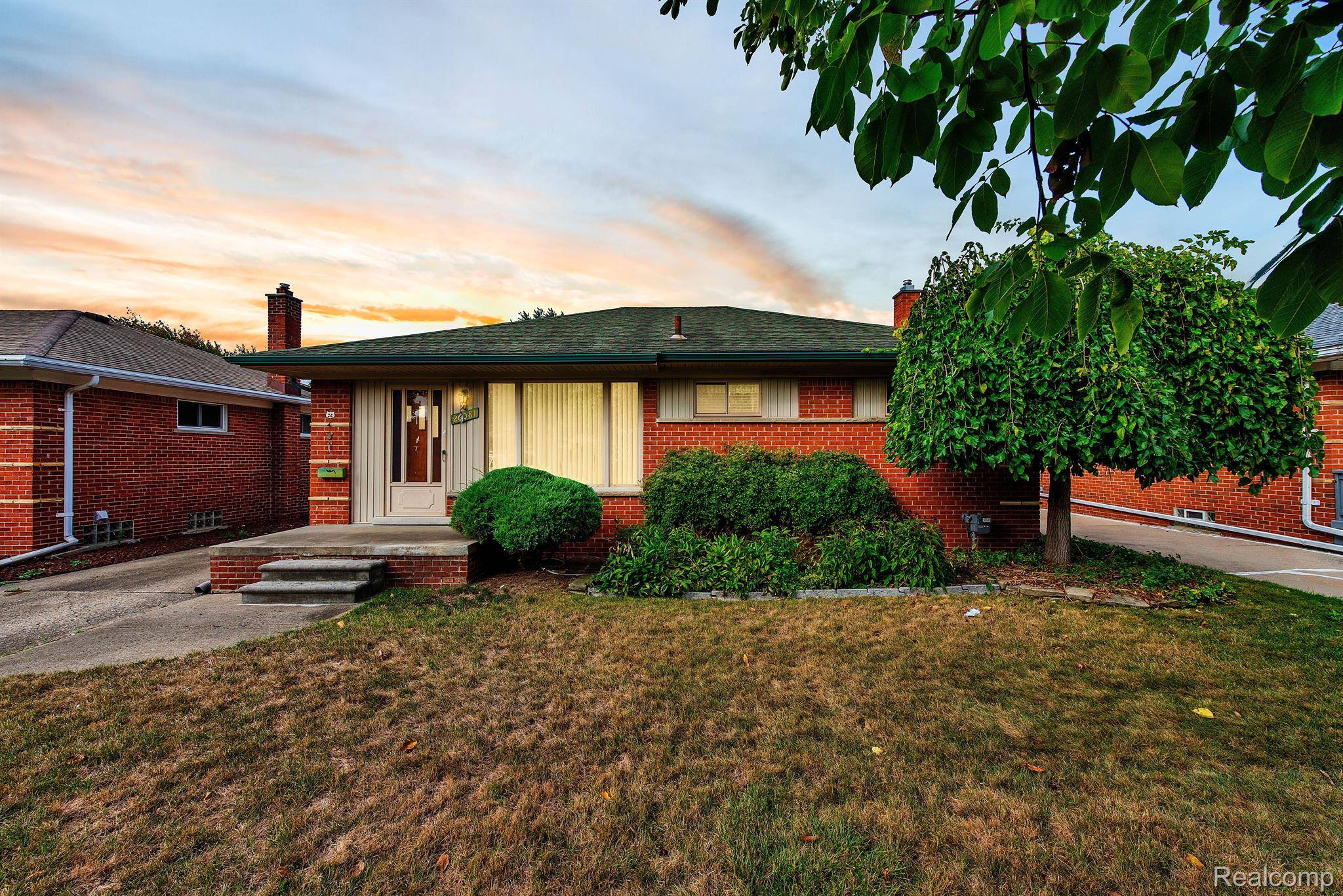 MI 48066,26081 JANET CT