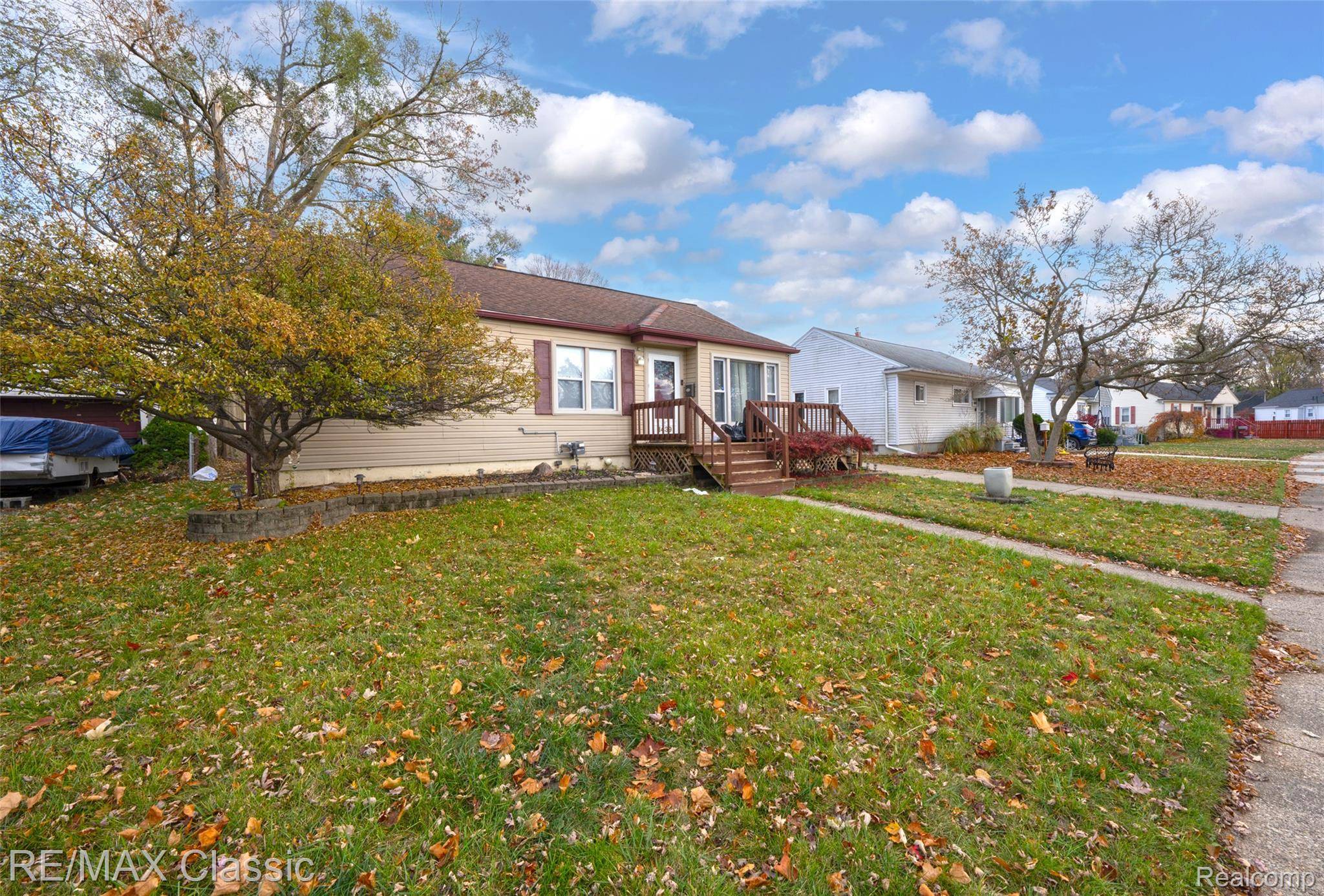 Mt. Clemens, MI 48043,1439 Kingsley ST