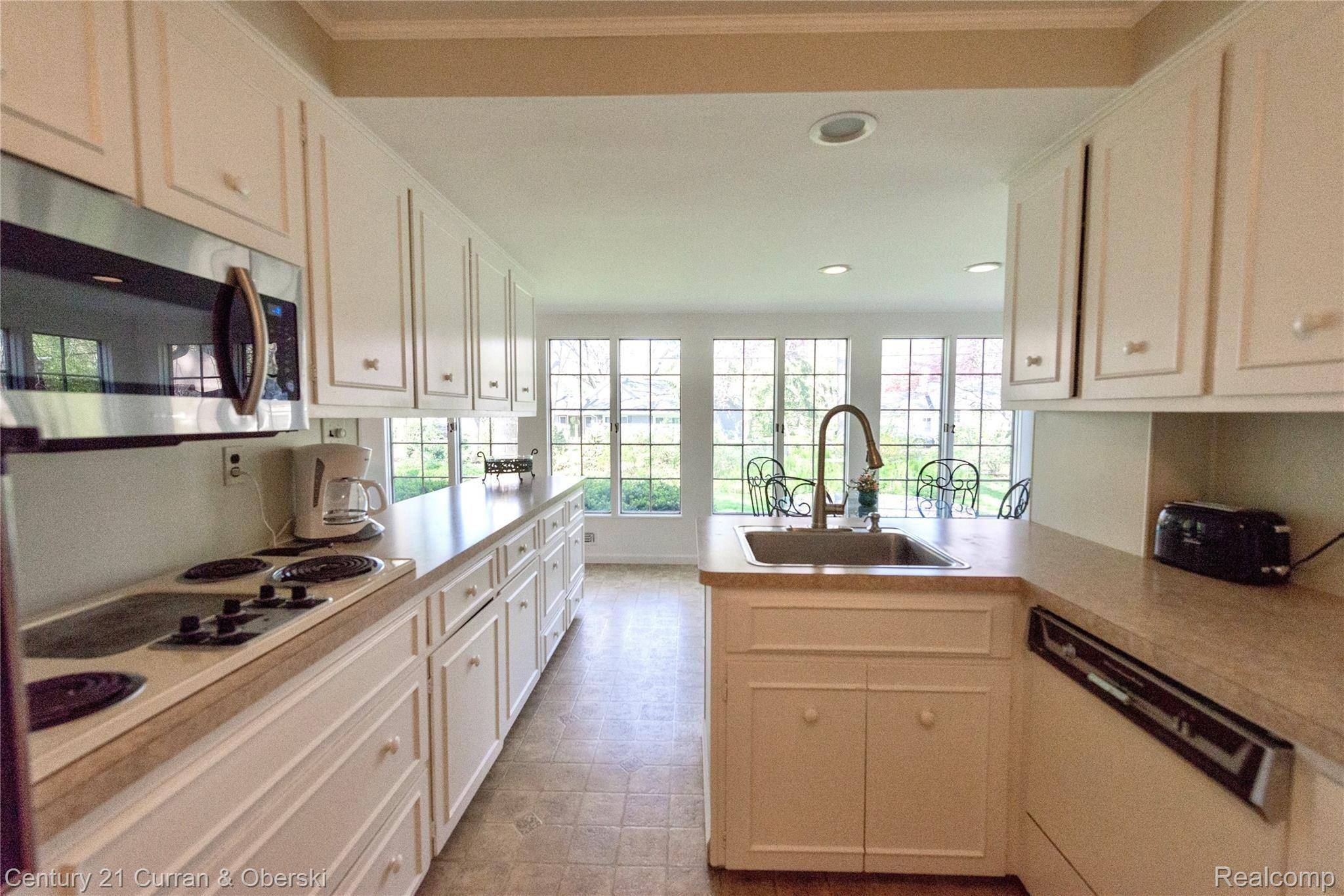 Bloomfield Hills, MI 48301,5640 WOODLAND PASS