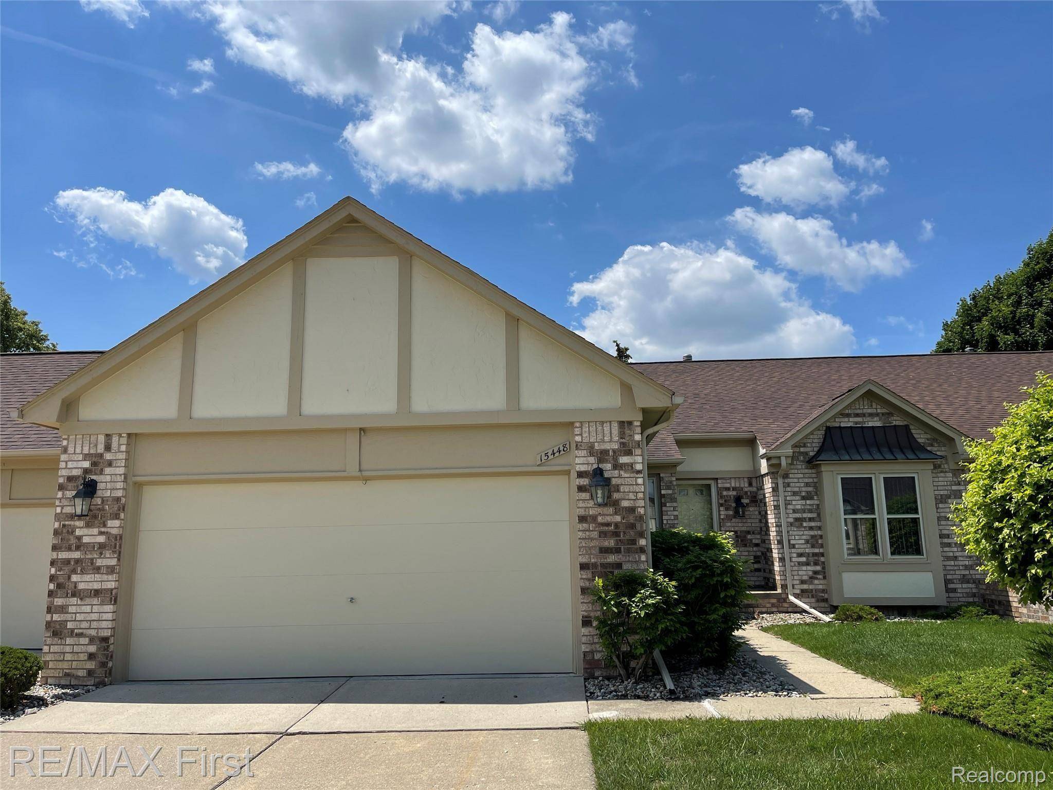 Clinton Twp, MI 48038,15448 ORCHARD RIDGE DR