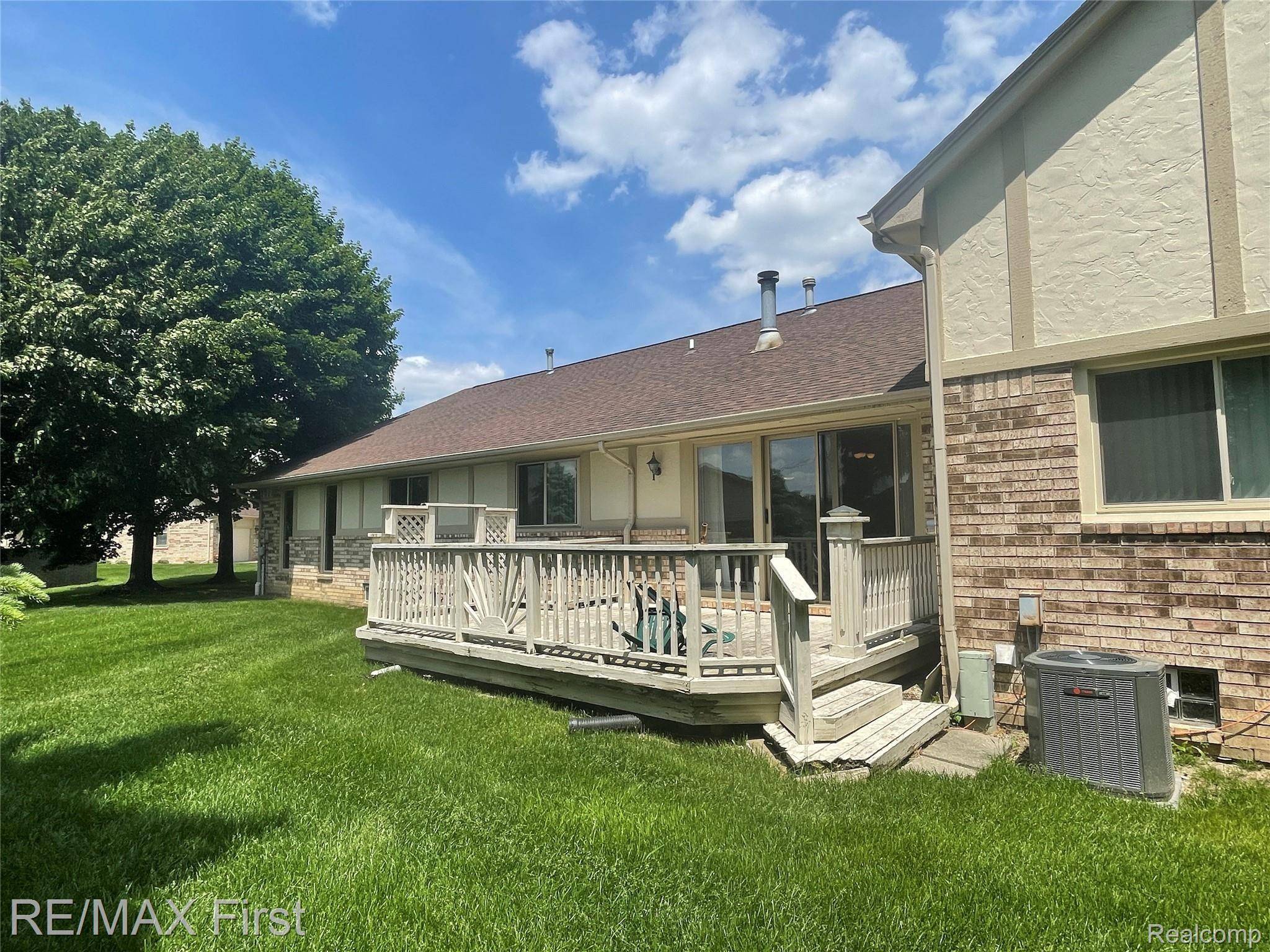 Clinton Twp, MI 48038,15448 ORCHARD RIDGE DR