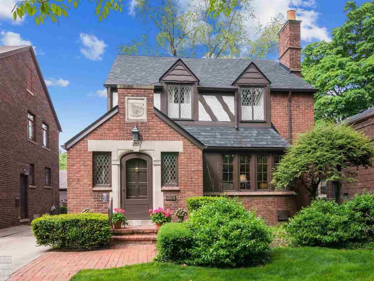 Grosse Pointe Farms, MI 48236,203 McKinley