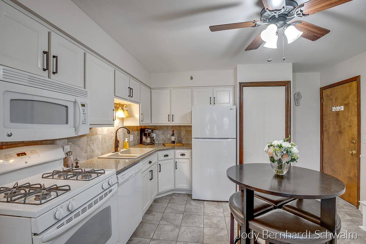 Kentwood, MI 49548,647 Blue Ash DR SE