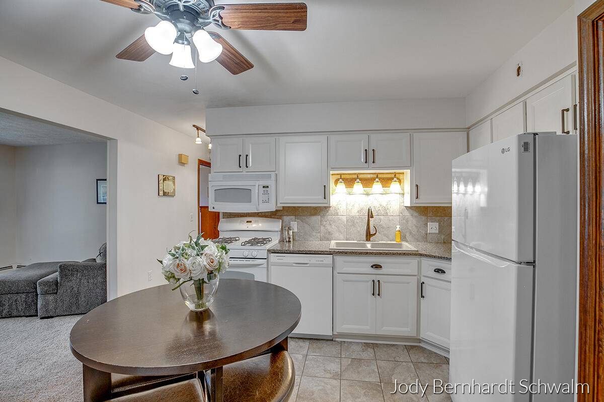 Kentwood, MI 49548,647 Blue Ash DR SE