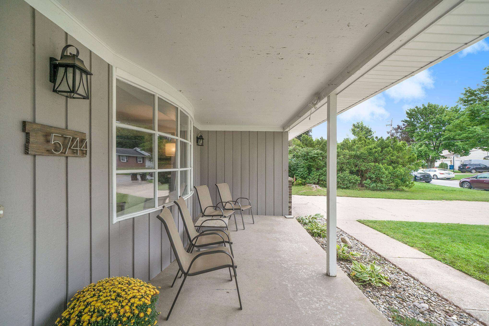 Kentwood, MI 49508,5744 Juanita DR SE