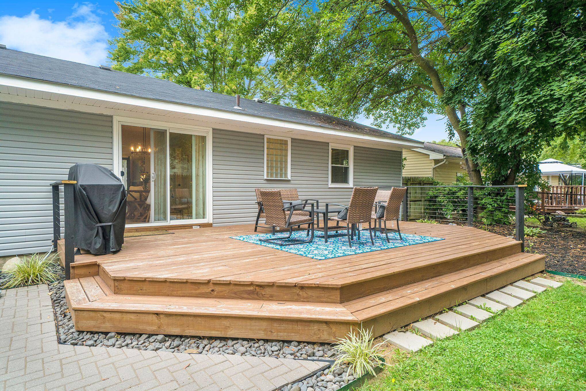 Kentwood, MI 49508,5744 Juanita DR SE