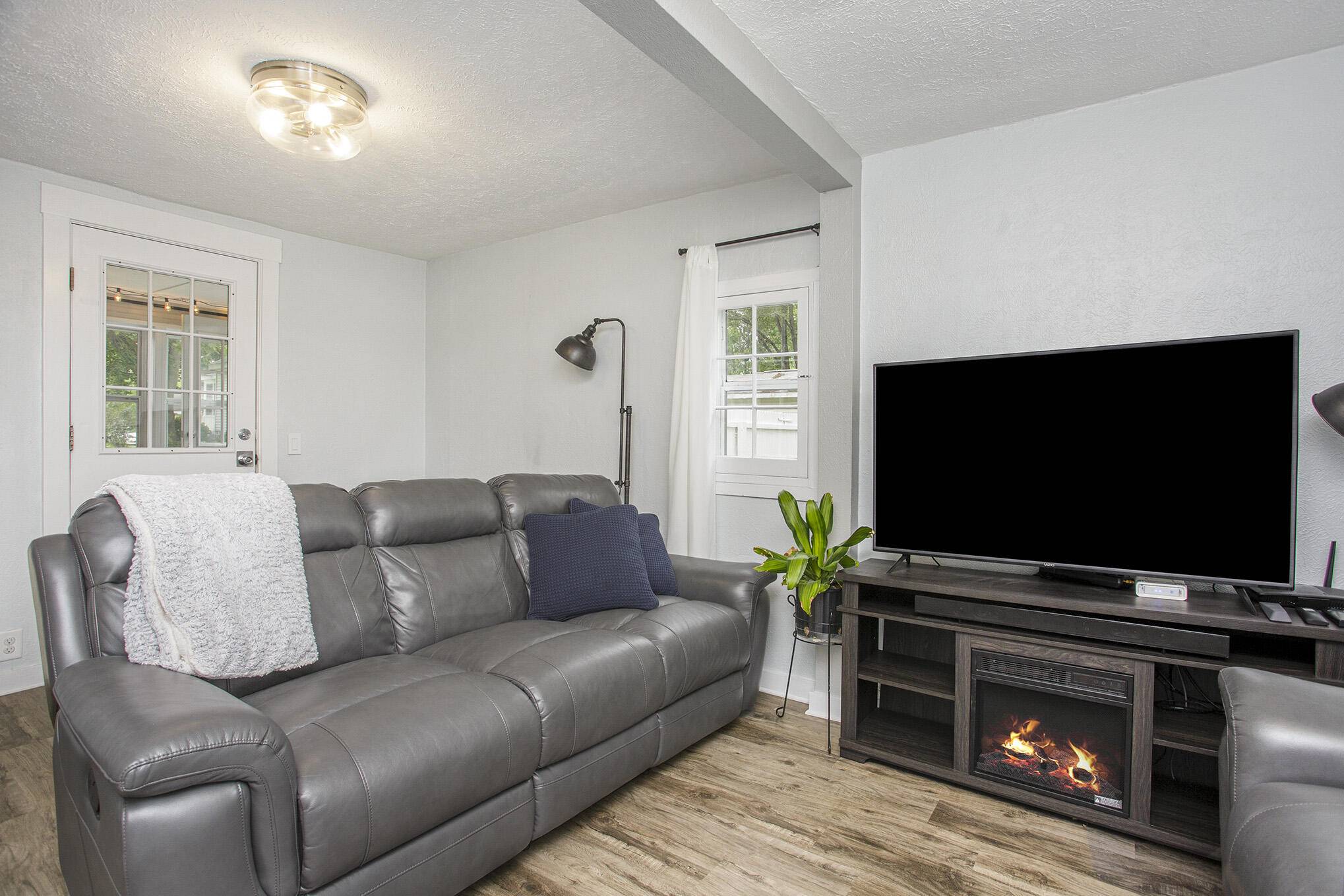 Kentwood, MI 49548,125 Maplelawn ST SE