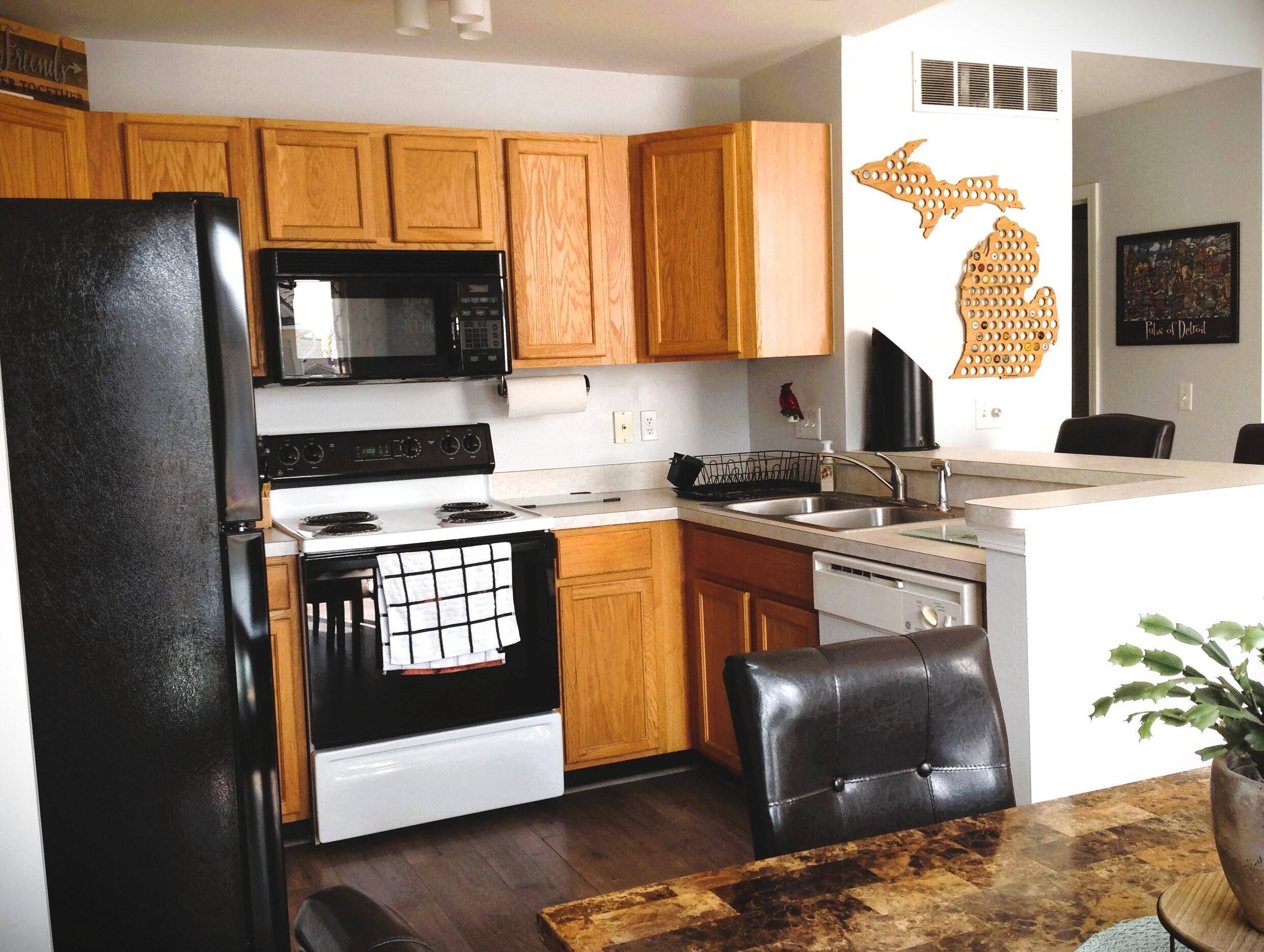 Clinton Twp, MI 48038,43387 Woodbridge DR