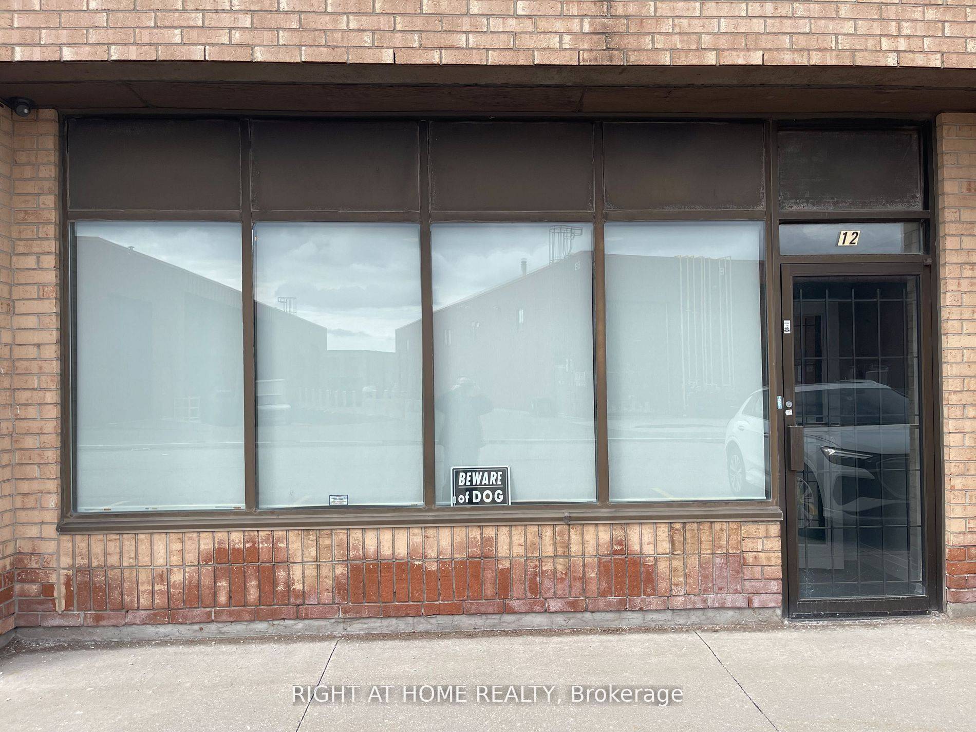 Vaughan, ON L4K 4K5,160 Cidermill AVE #12