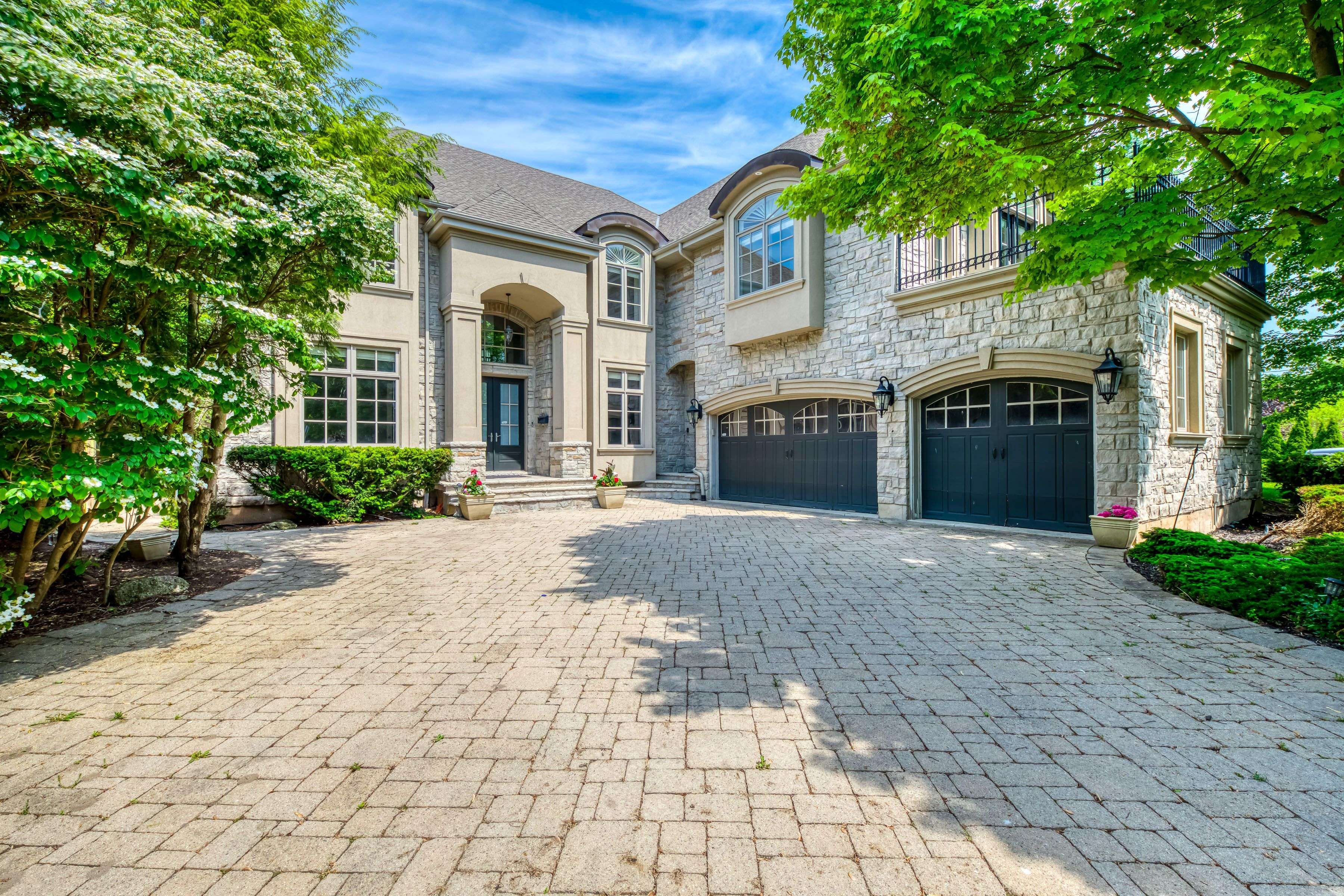 Burlington, ON L7N 1B1,3341 Lakeshore RD