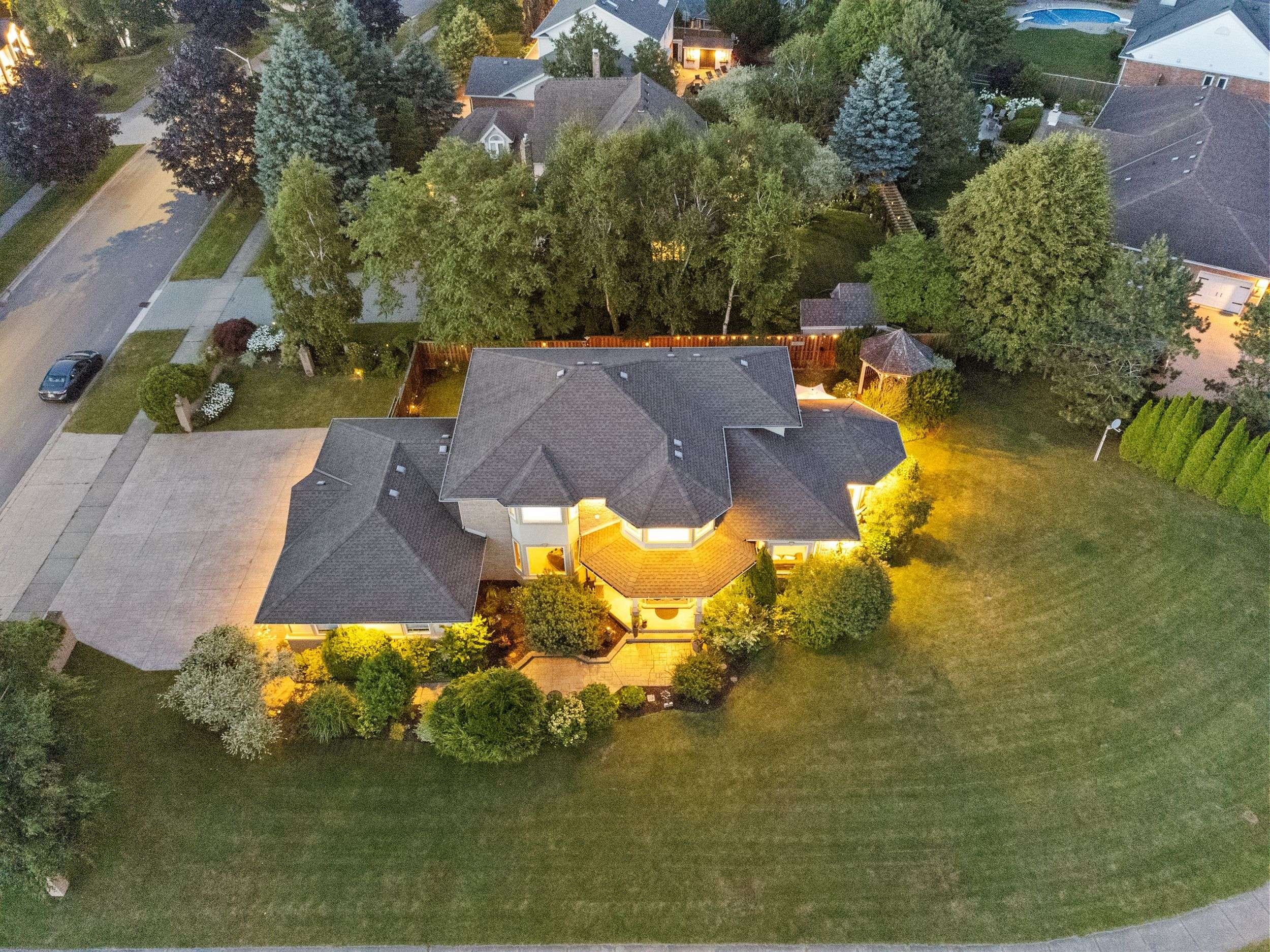 Niagara Falls, ON L2H 2X3,7775 St Augustine CRES