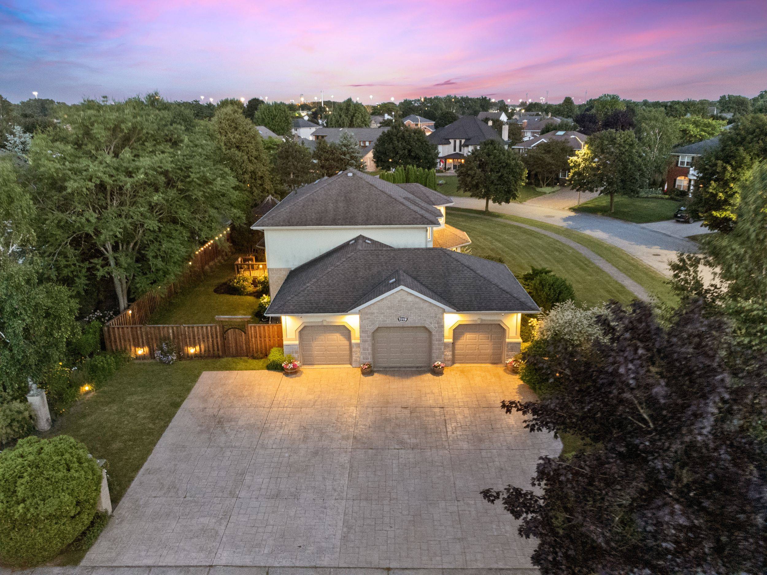 Niagara Falls, ON L2H 2X3,7775 St Augustine CRES