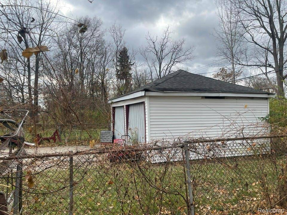 Detroit, MI 48227,12123 Grandmont AVE