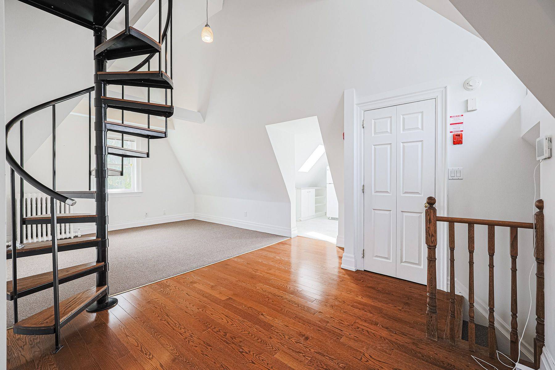 Toronto C09, ON M4W 1R5,74 South DR #4