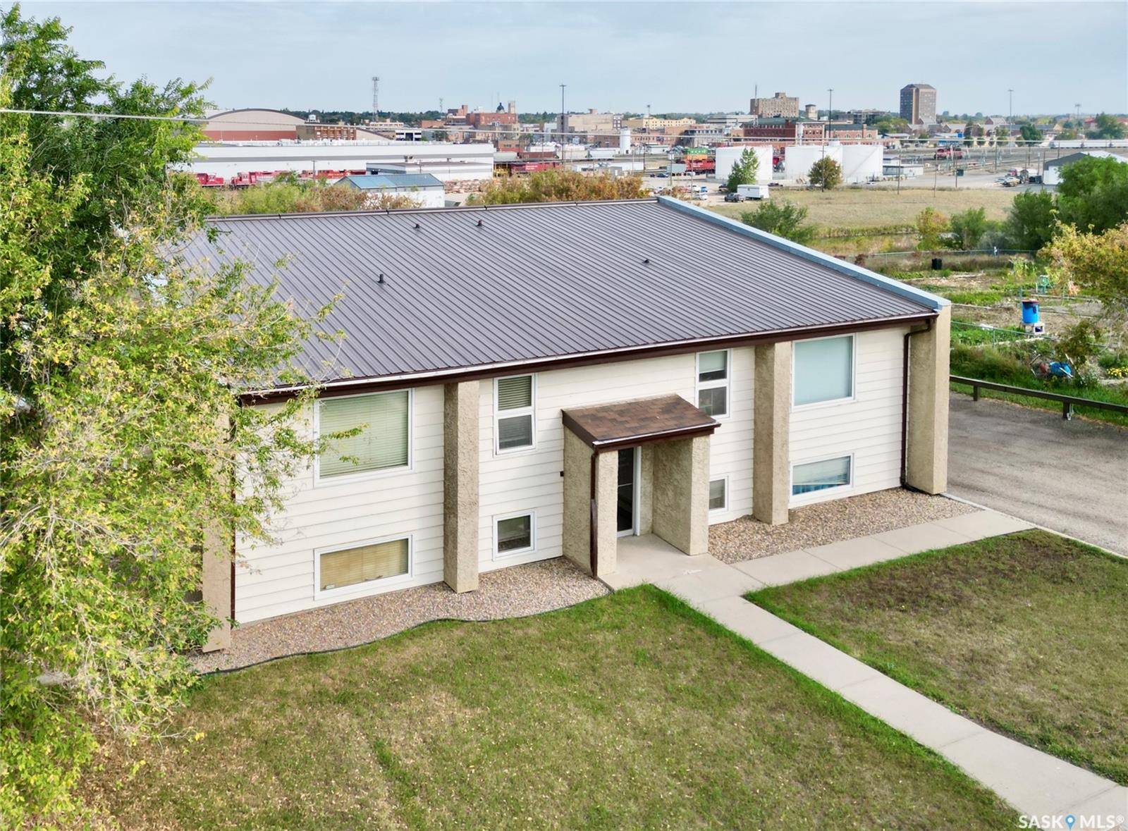 Moose Jaw, SK S6H 7H8,240 Home STREET W