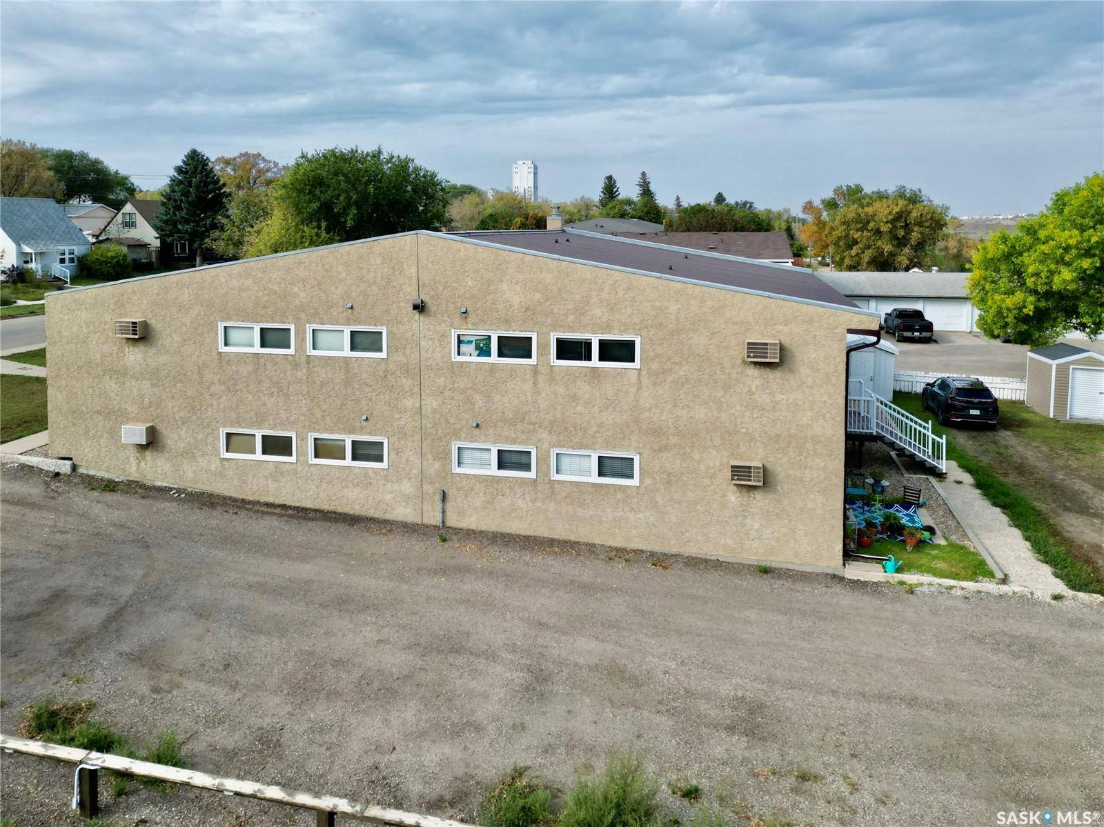 Moose Jaw, SK S6H 7H8,240 Home STREET W