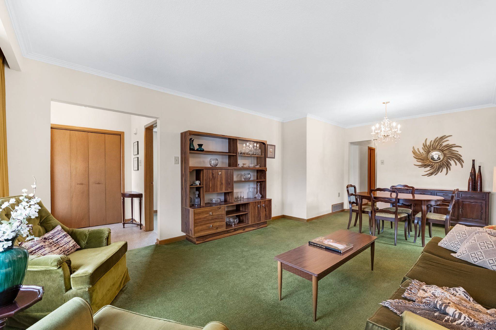 Toronto W05, ON M9L 2L5,28 Aviemore DR