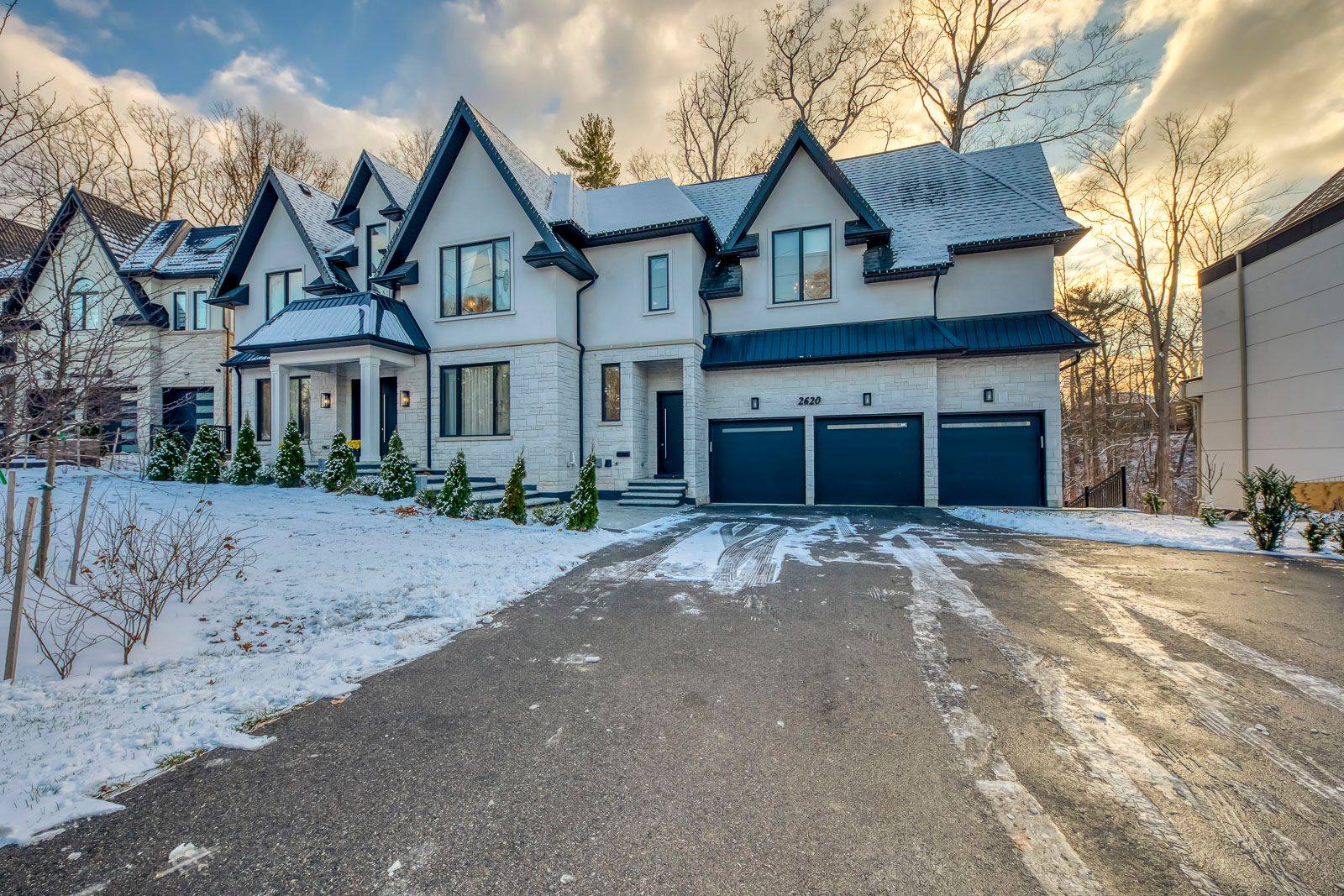 Mississauga, ON L5H 2L5,2620 Mississauga RD