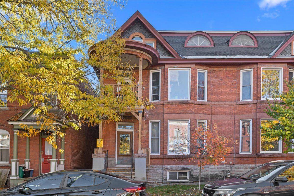 Ottawa Centre, ON K1R 5L4,484 Gilmour ST #5
